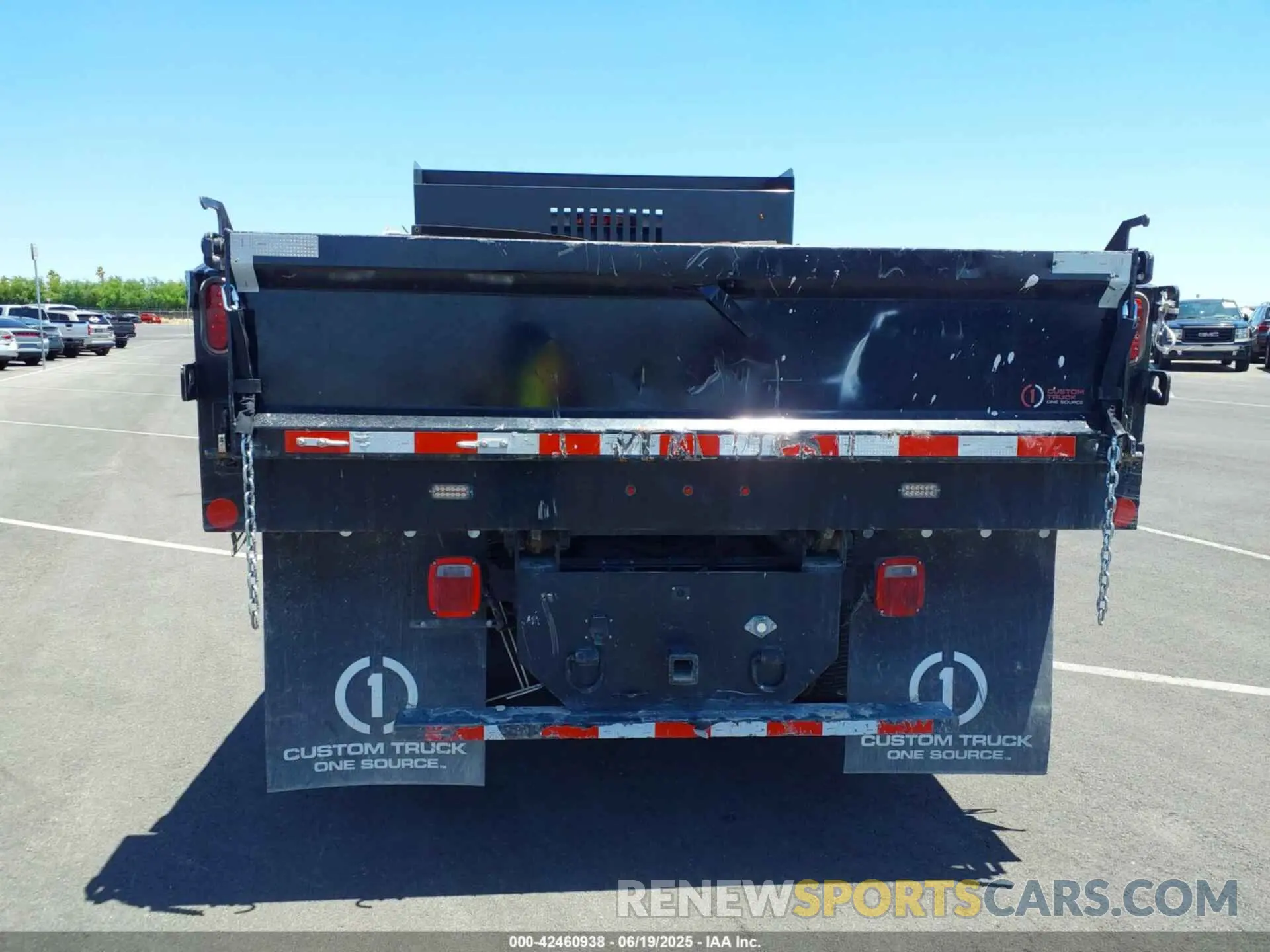 15 fotografías del automóvil dañado 1HTKJPVM5PH508019 CHEVROLET SILVERADO MD 2023