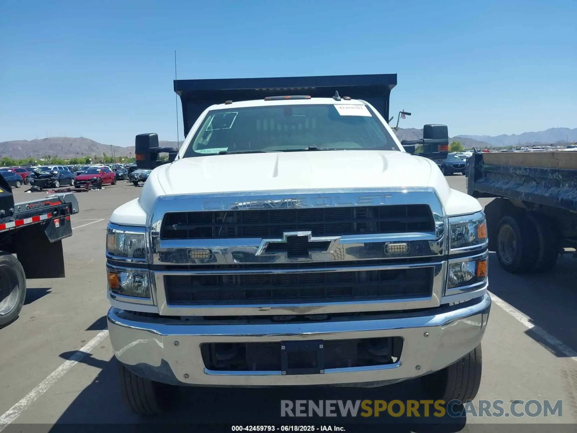 11 fotografías del automóvil dañado 1HTKJPVM6PH219067 CHEVROLET SILVERADO MD 2023