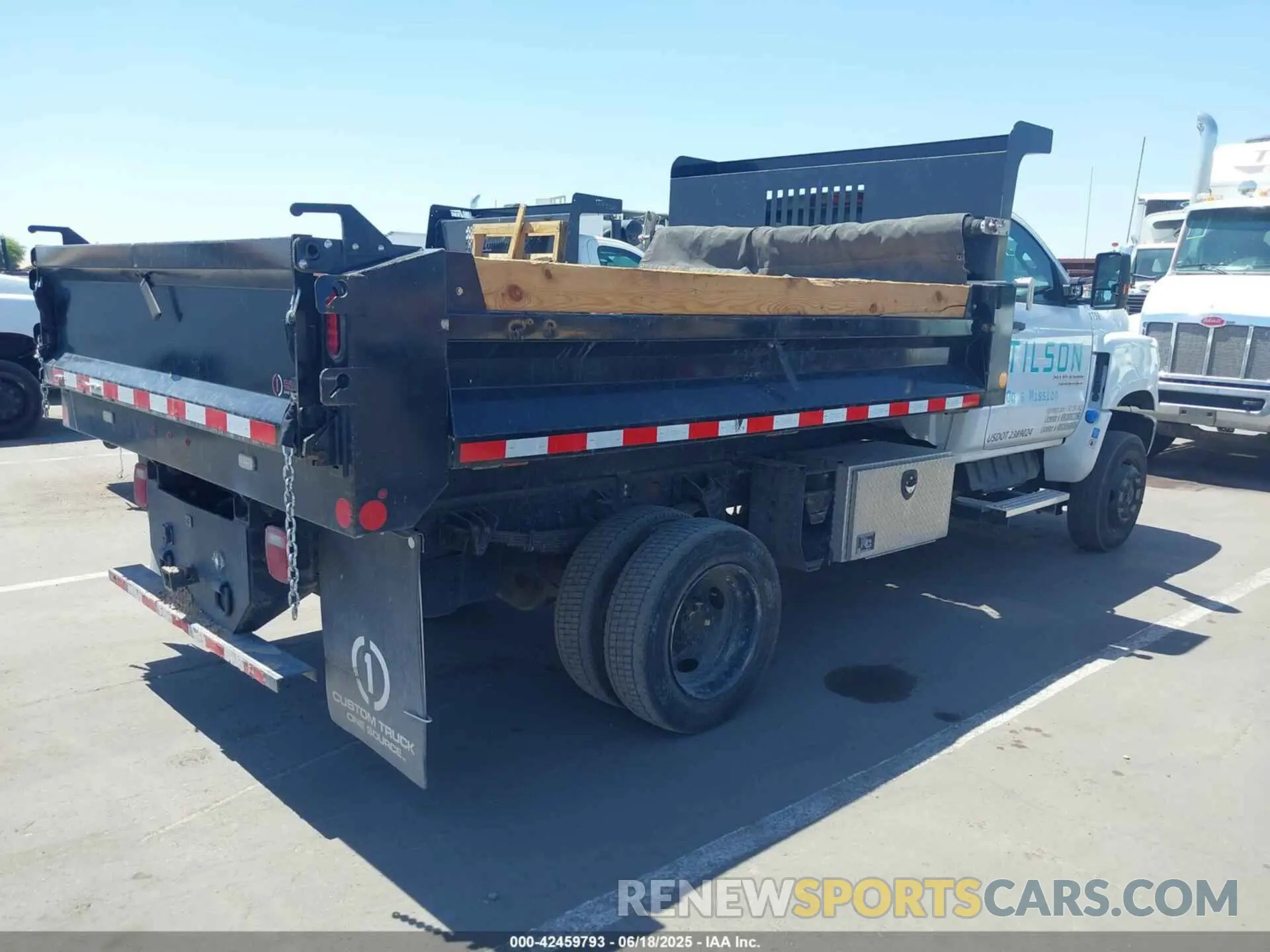 4 fotografías del automóvil dañado 1HTKJPVM6PH219067 CHEVROLET SILVERADO MD 2023