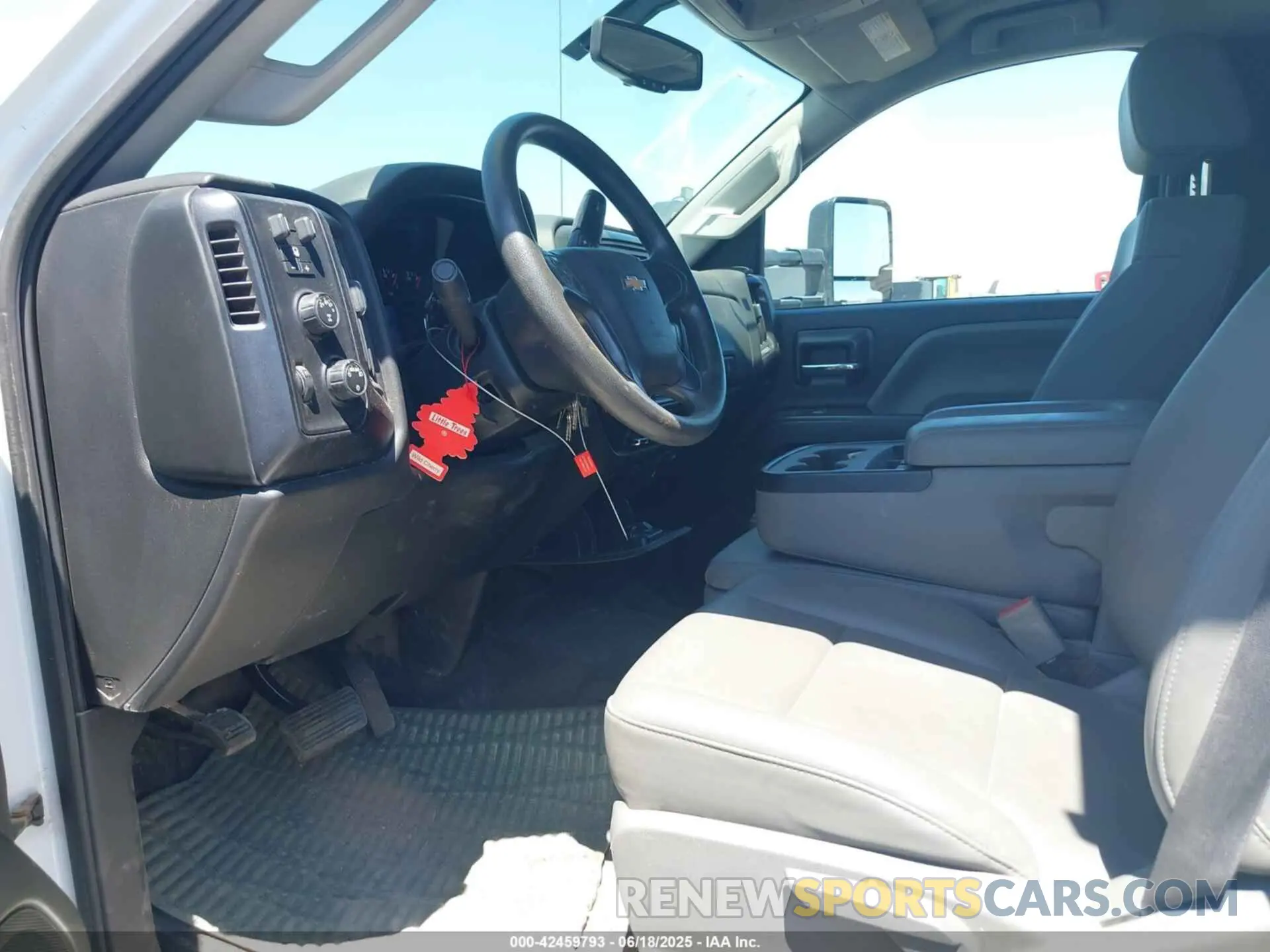 6 fotografías del automóvil dañado 1HTKJPVM6PH219067 CHEVROLET SILVERADO MD 2023