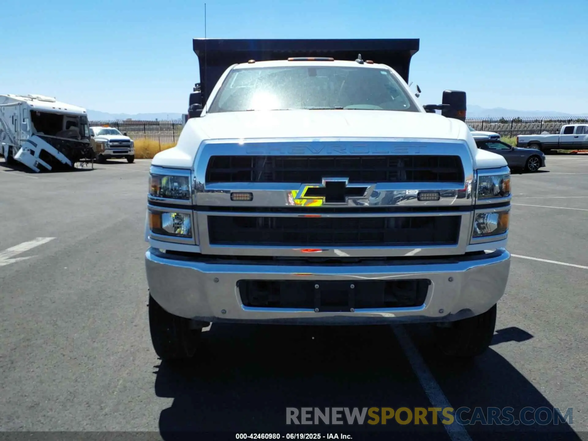 12 fotografías del automóvil dañado 1HTKJPVM6PH507137 CHEVROLET SILVERADO MD 2023