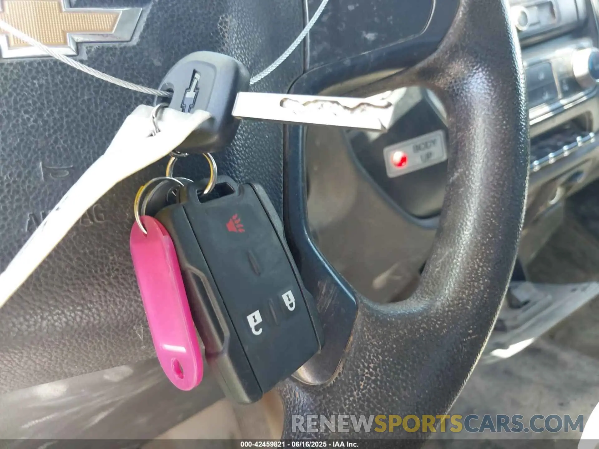 10 fotografías del automóvil dañado 1HTKJPVM7PH218574 CHEVROLET SILVERADO MD 2023