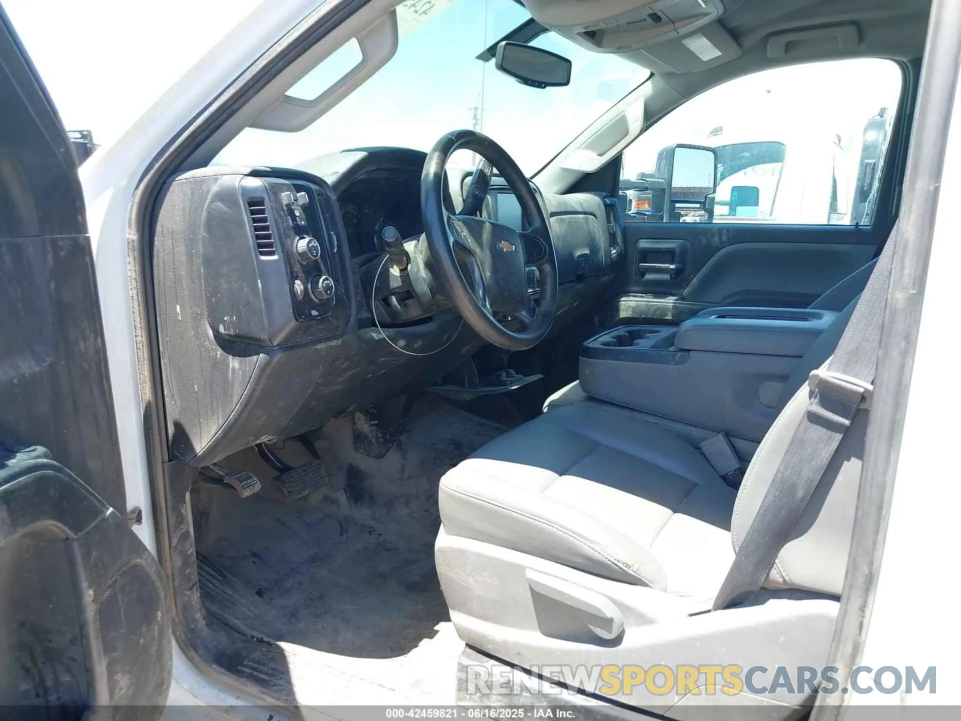 7 fotografías del automóvil dañado 1HTKJPVM7PH218574 CHEVROLET SILVERADO MD 2023