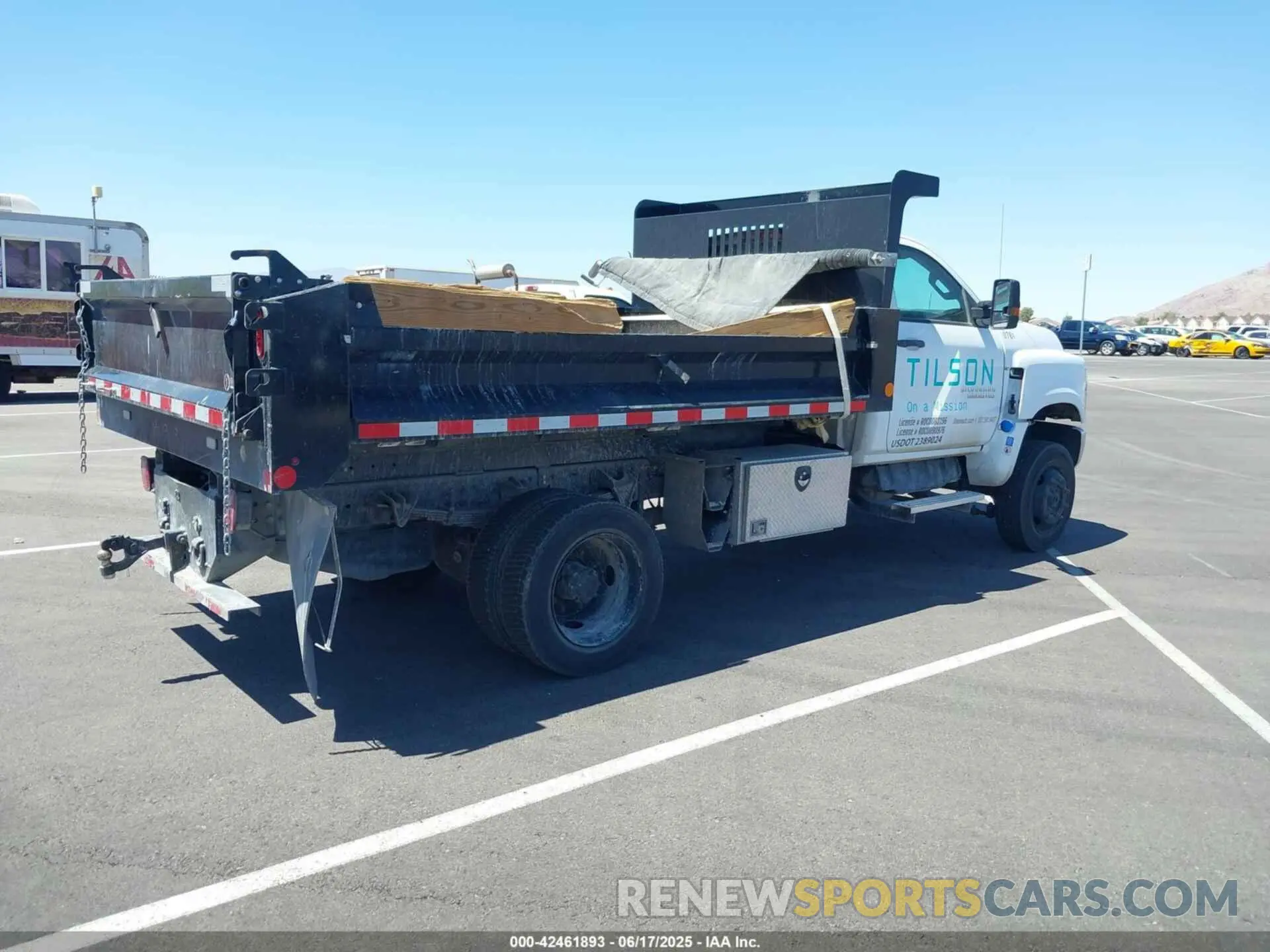 4 fotografías del automóvil dañado 1HTKJPVM8PH219202 CHEVROLET SILVERADO MD 2023