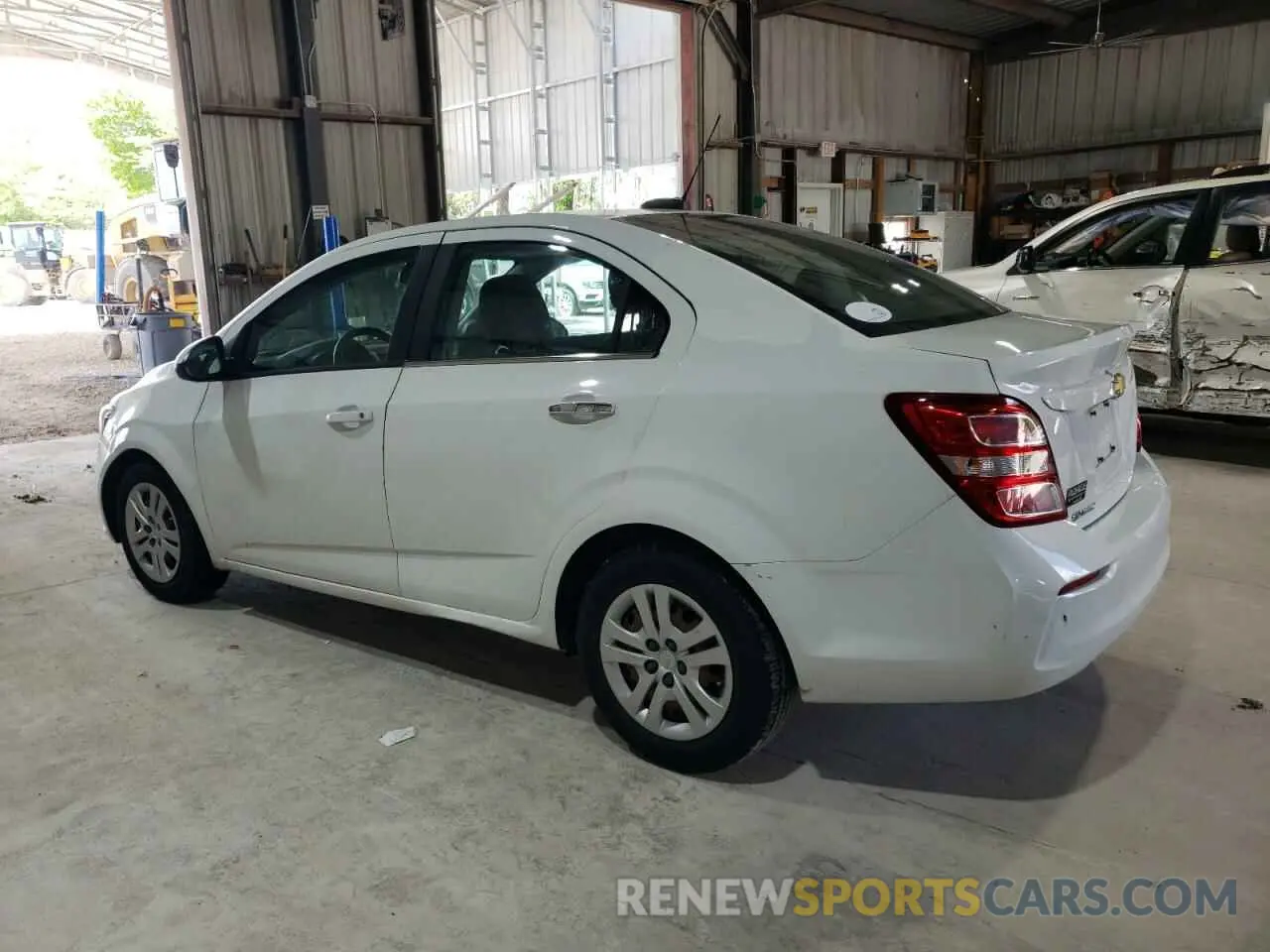 2 fotografías del automóvil dañado 1G1JB5SB2K4101314 CHEVROLET SONIC 2019