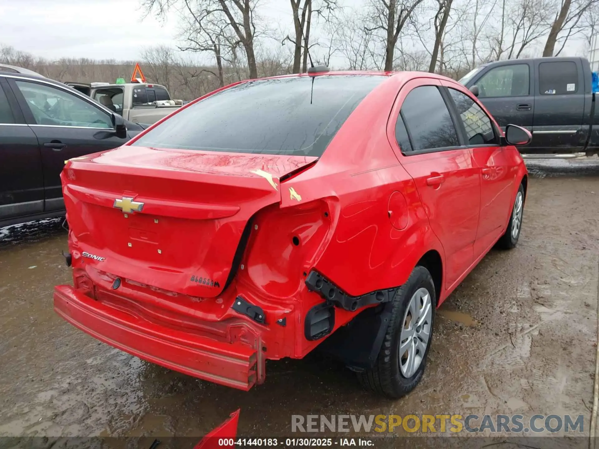 4 fotografías del automóvil dañado 1G1JB5SB8K4134866 CHEVROLET SONIC 2019