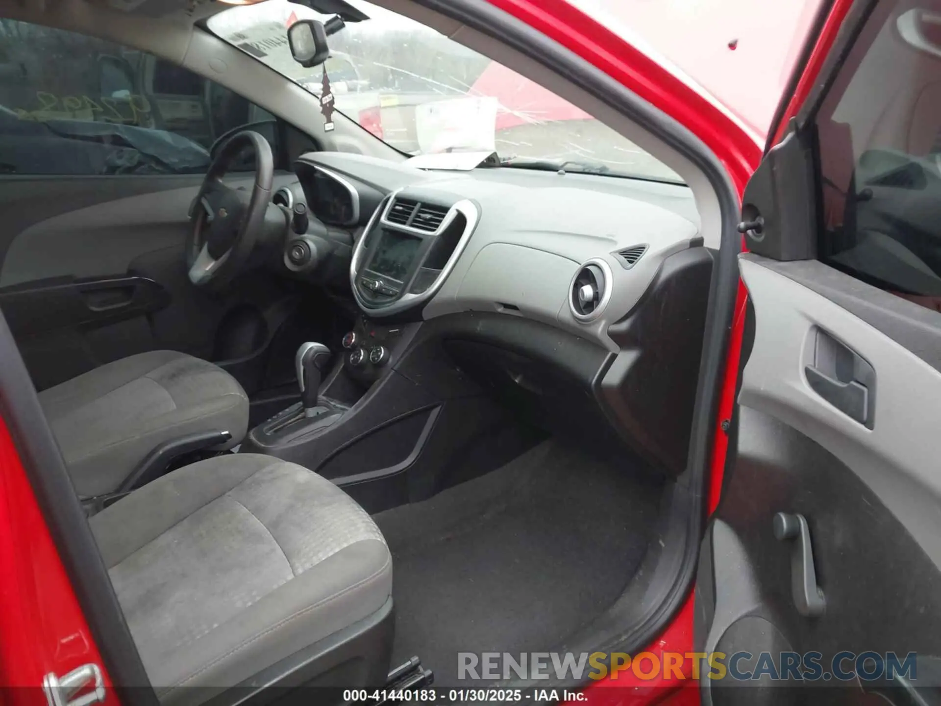 5 fotografías del automóvil dañado 1G1JB5SB8K4134866 CHEVROLET SONIC 2019
