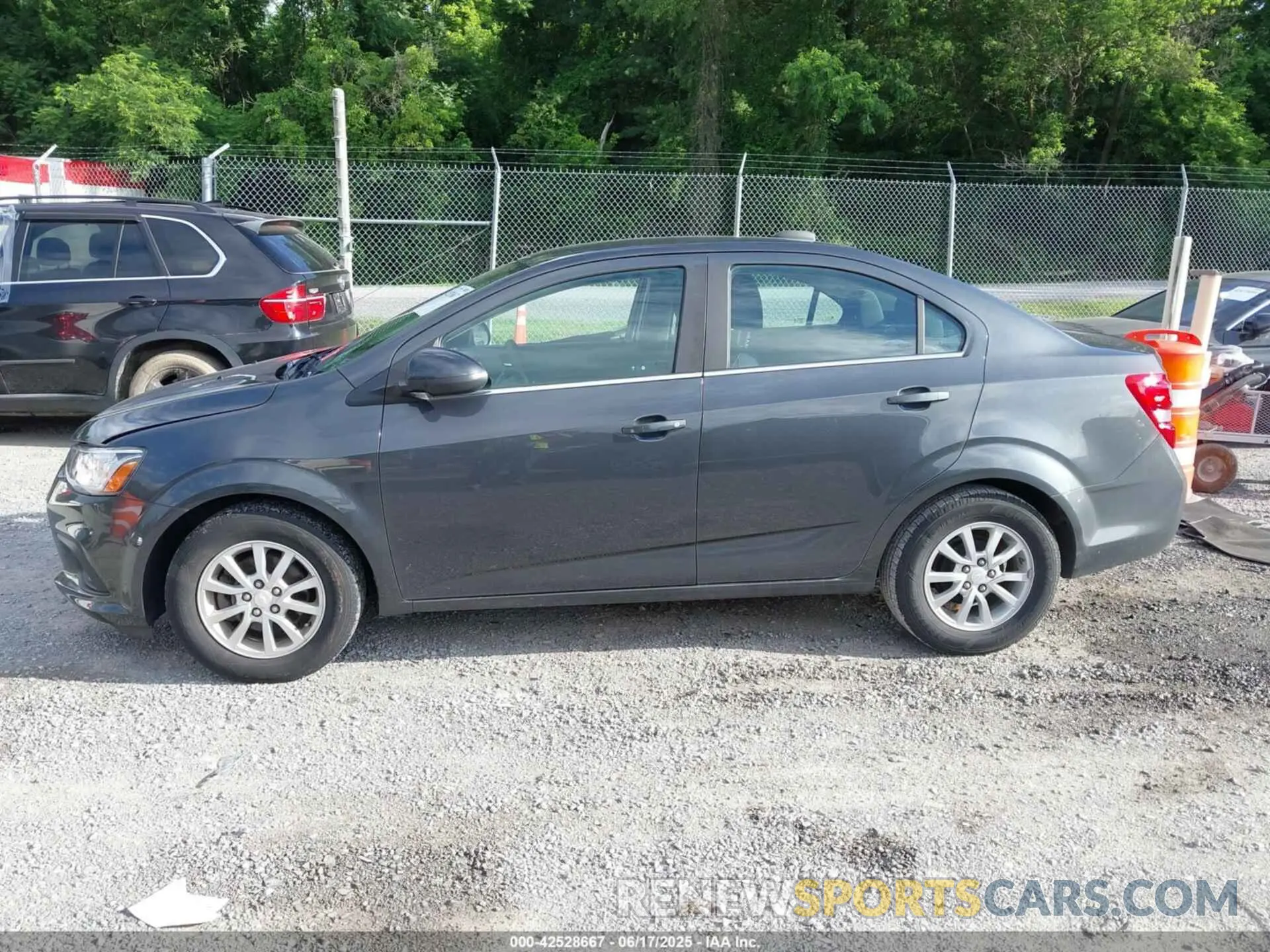 14 fotografías del automóvil dañado 1G1JC5SB9K4129561 CHEVROLET SONIC 2019