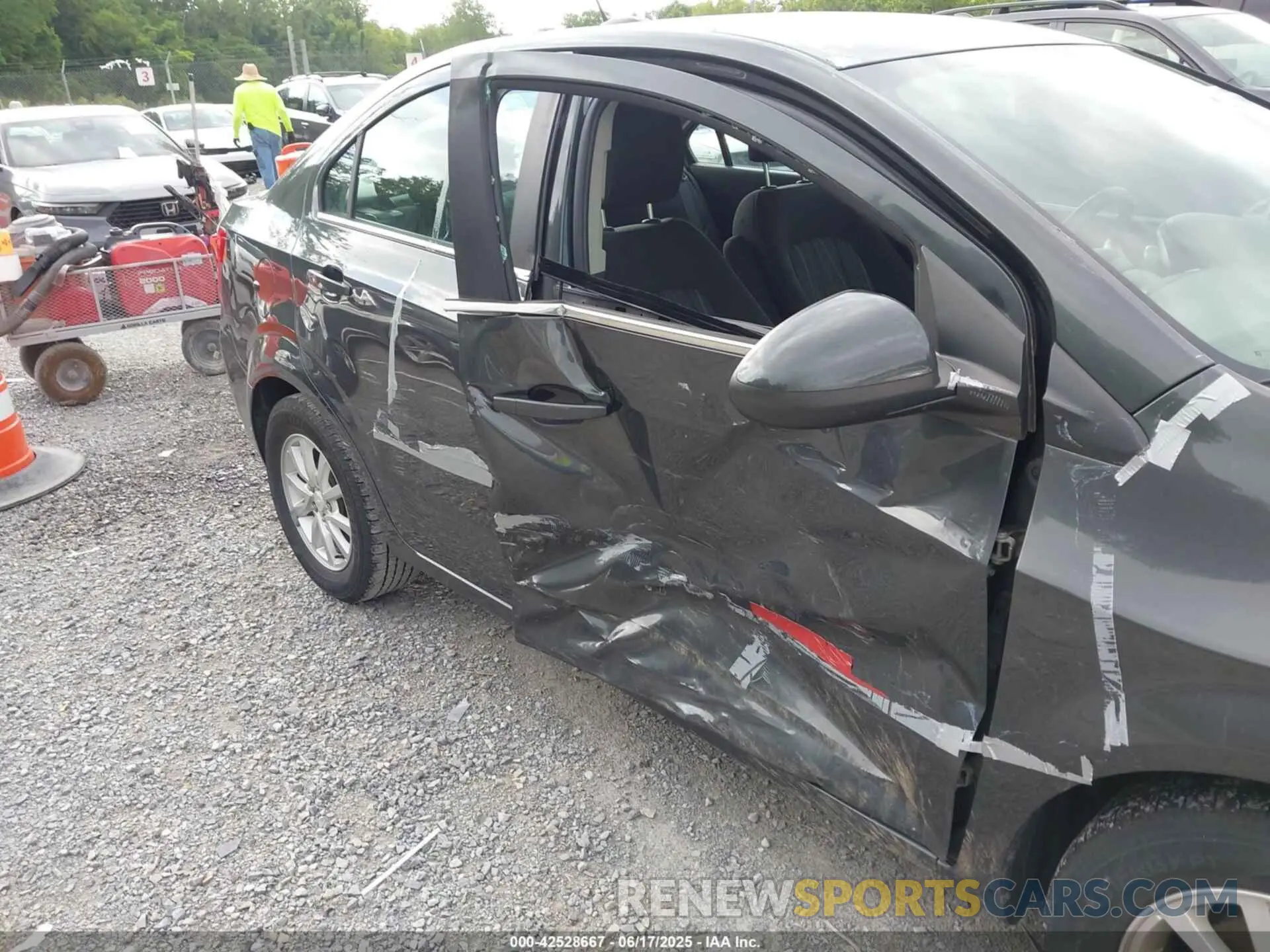6 fotografías del automóvil dañado 1G1JC5SB9K4129561 CHEVROLET SONIC 2019