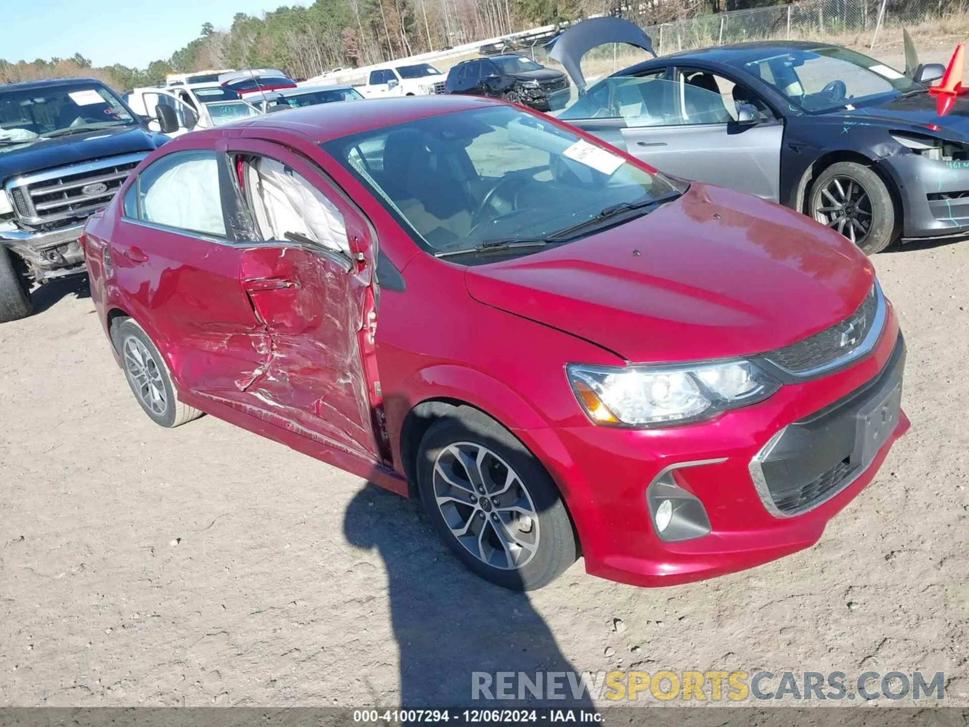 1 fotografías del automóvil dañado 1G1JD5SB0K4115108 CHEVROLET SONIC 2019
