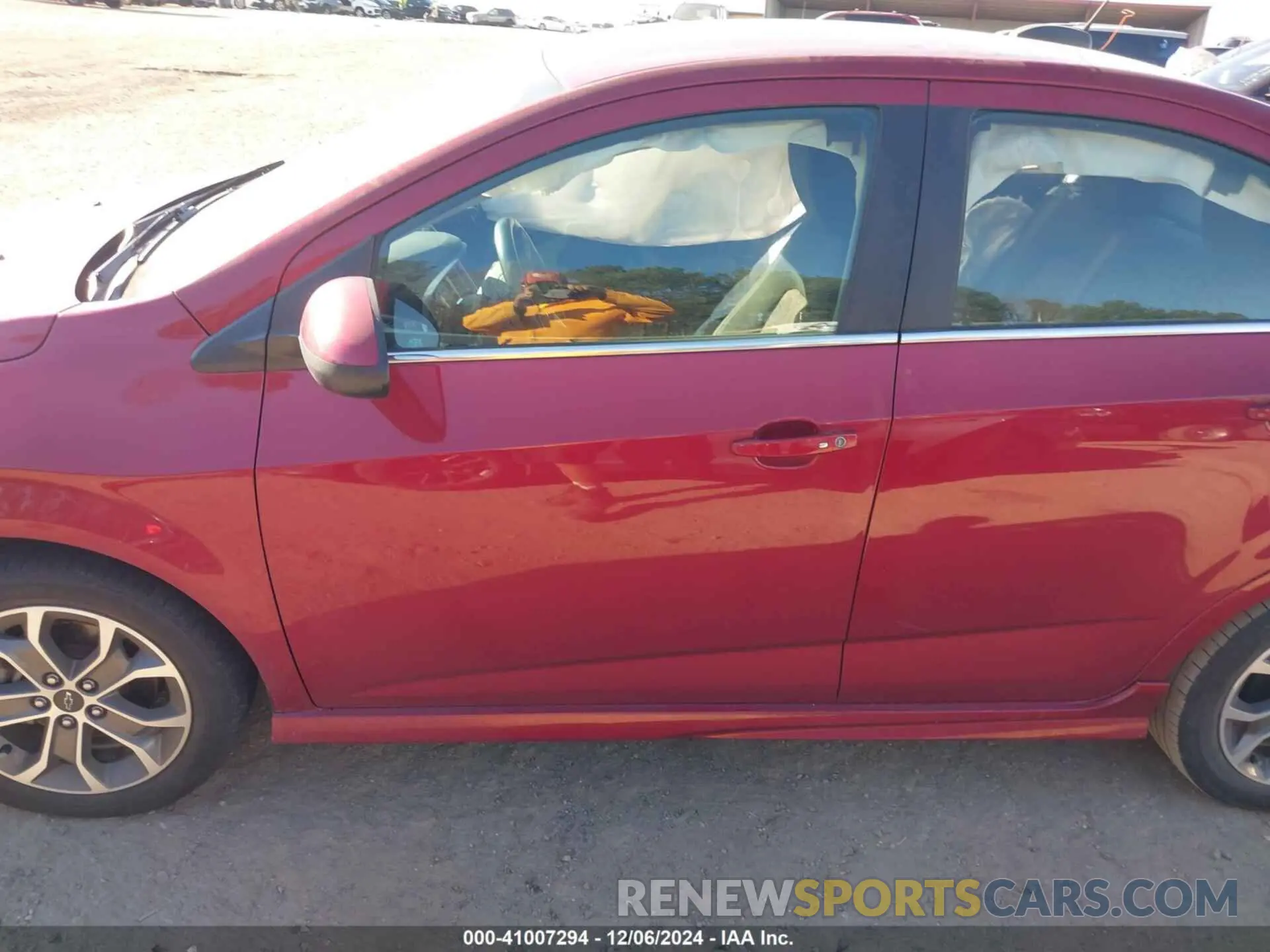 14 fotografías del automóvil dañado 1G1JD5SB0K4115108 CHEVROLET SONIC 2019