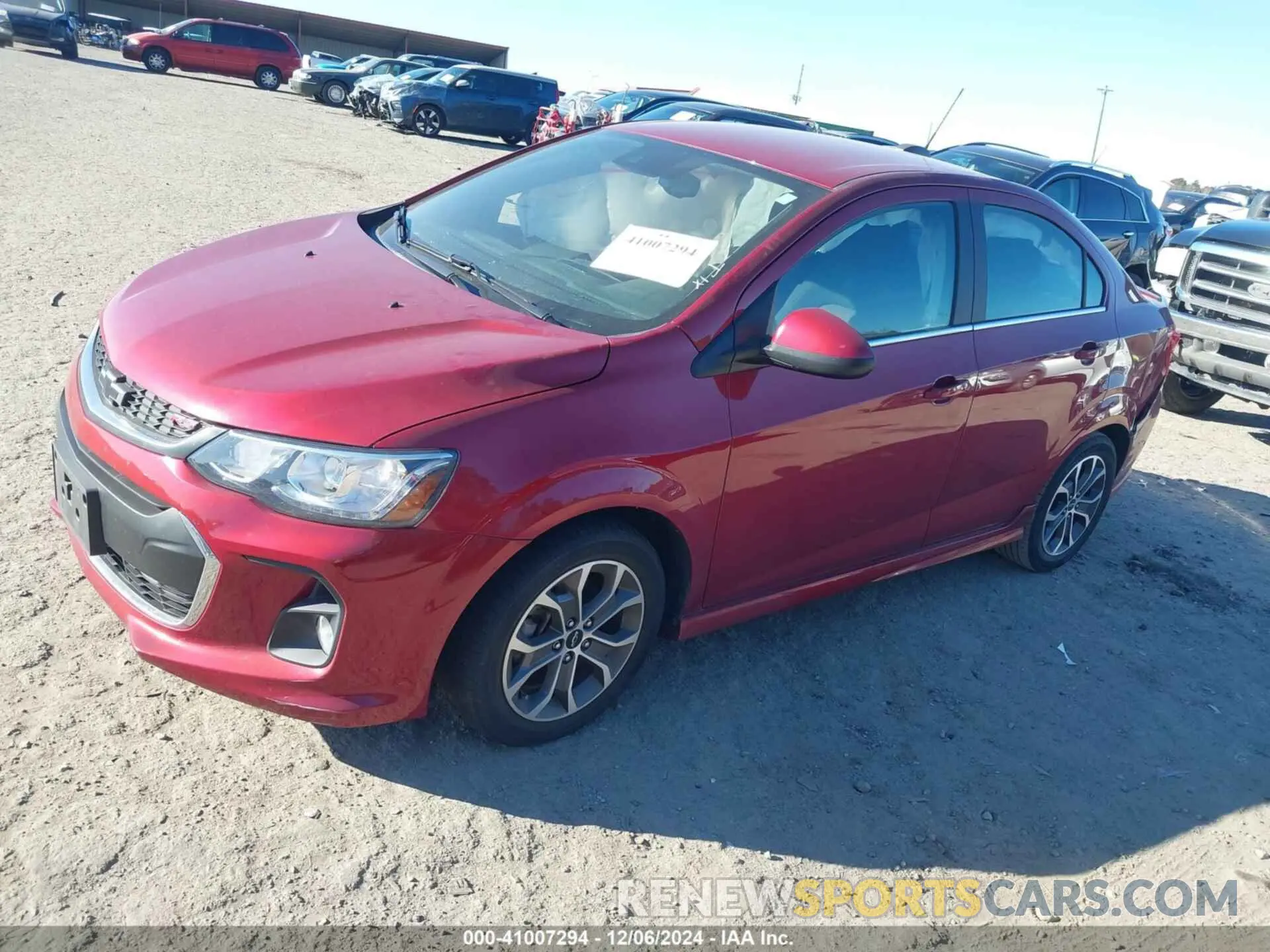 2 fotografías del automóvil dañado 1G1JD5SB0K4115108 CHEVROLET SONIC 2019