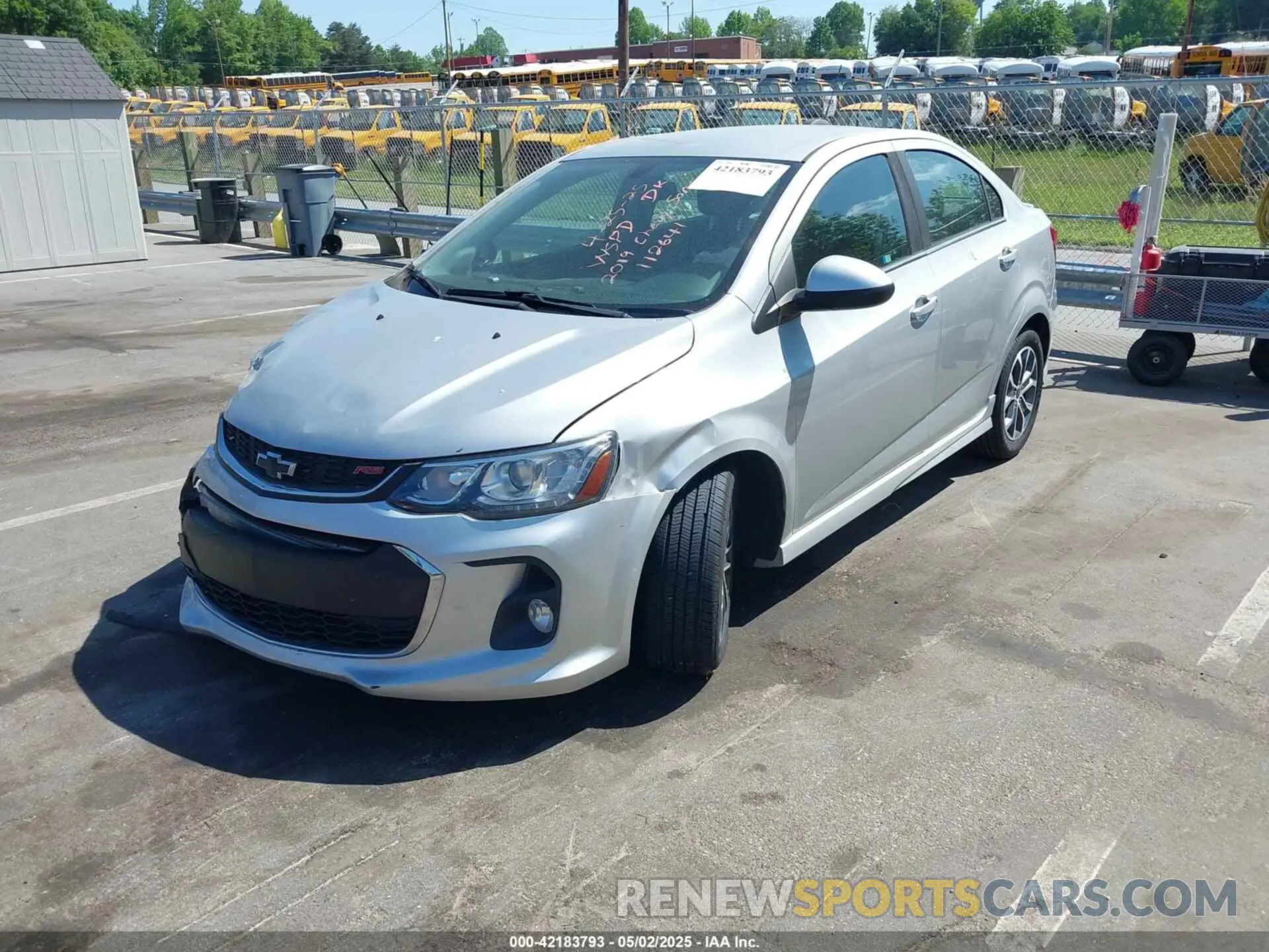 2 fotografías del automóvil dañado 1G1JD5SB3K4112641 CHEVROLET SONIC 2019