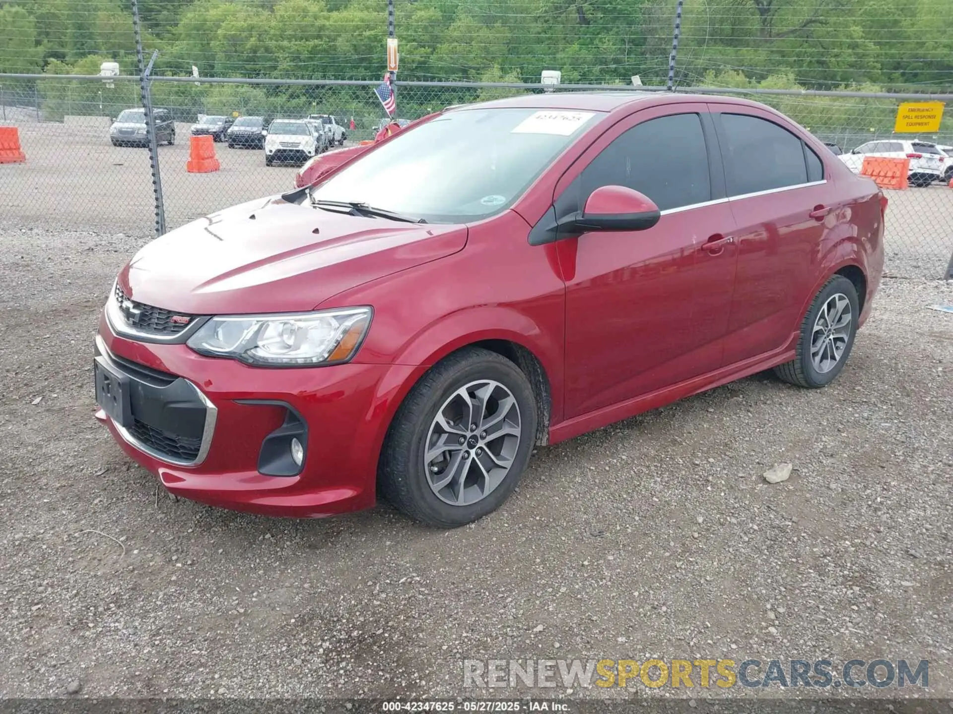 2 fotografías del automóvil dañado 1G1JD5SB3K4121419 CHEVROLET SONIC 2019