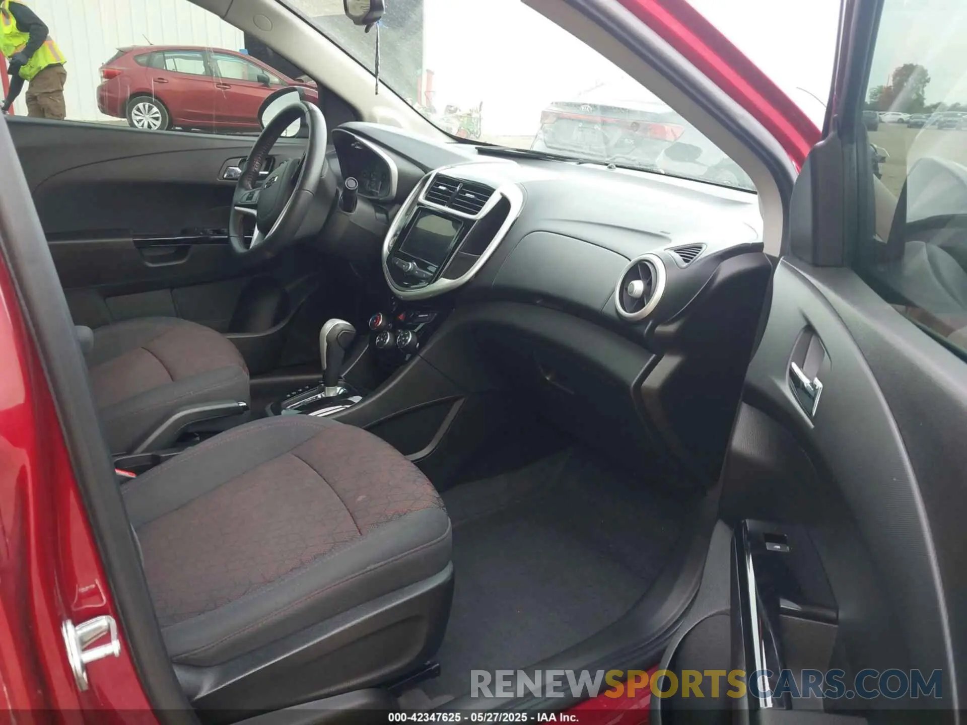 5 fotografías del automóvil dañado 1G1JD5SB3K4121419 CHEVROLET SONIC 2019