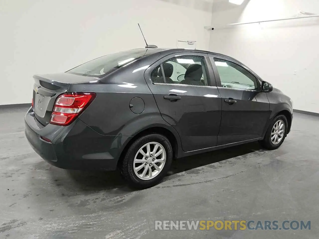 3 fotografías del automóvil dañado 1G1JD5SB3K4142805 CHEVROLET SONIC 2019