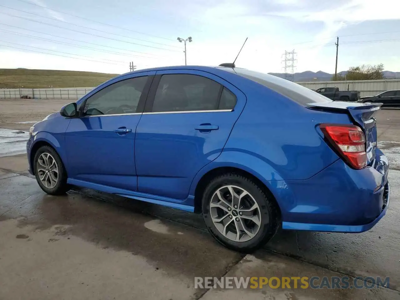 2 fotografías del automóvil dañado 1G1JD5SB3K4148300 CHEVROLET SONIC 2019