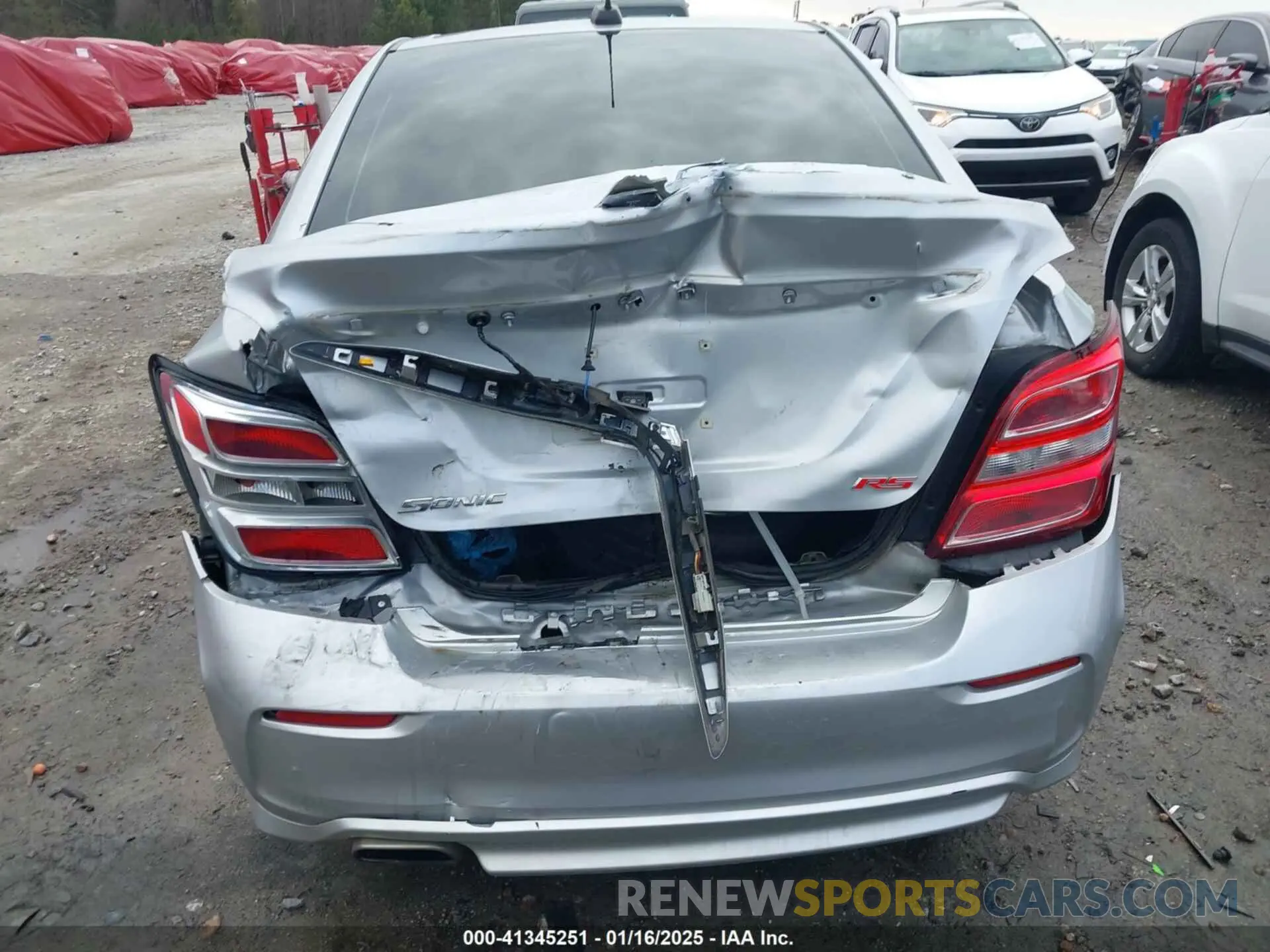 17 fotografías del automóvil dañado 1G1JD5SB5K4107411 CHEVROLET SONIC 2019