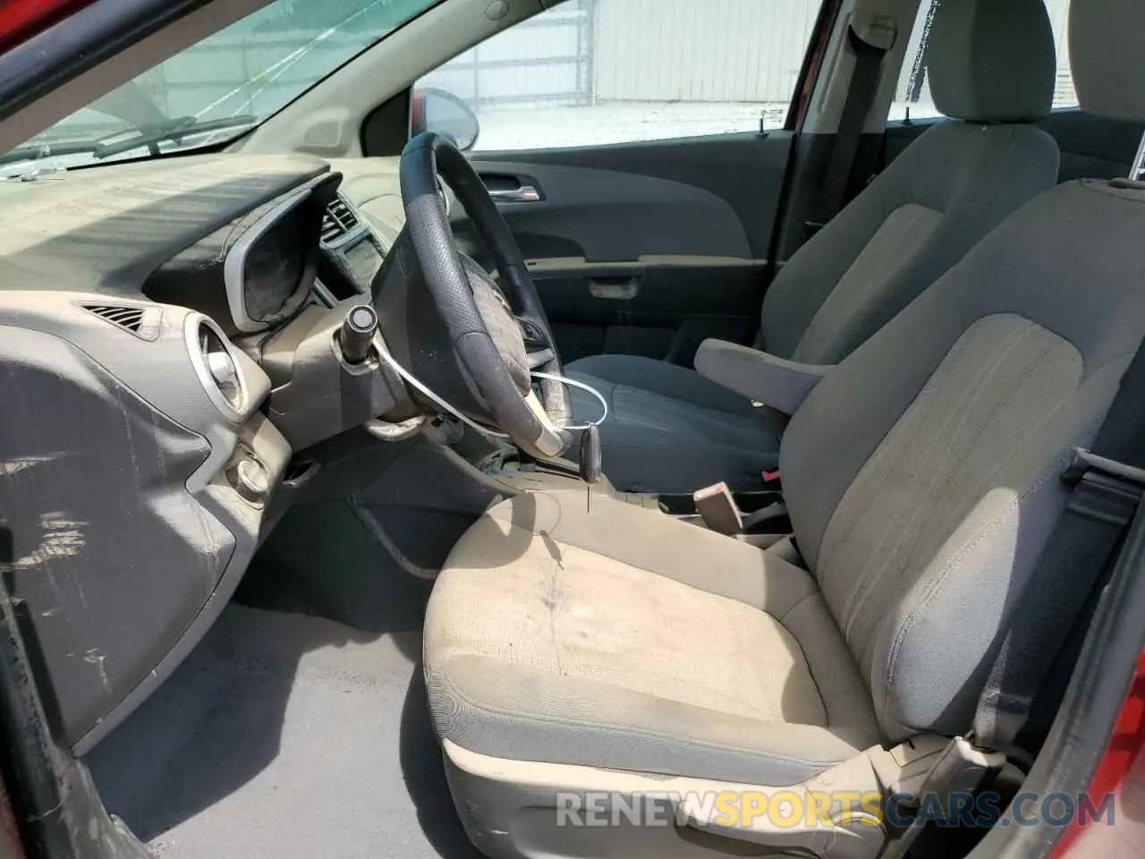7 fotografías del automóvil dañado 1G1JD5SB6K4102430 CHEVROLET SONIC 2019
