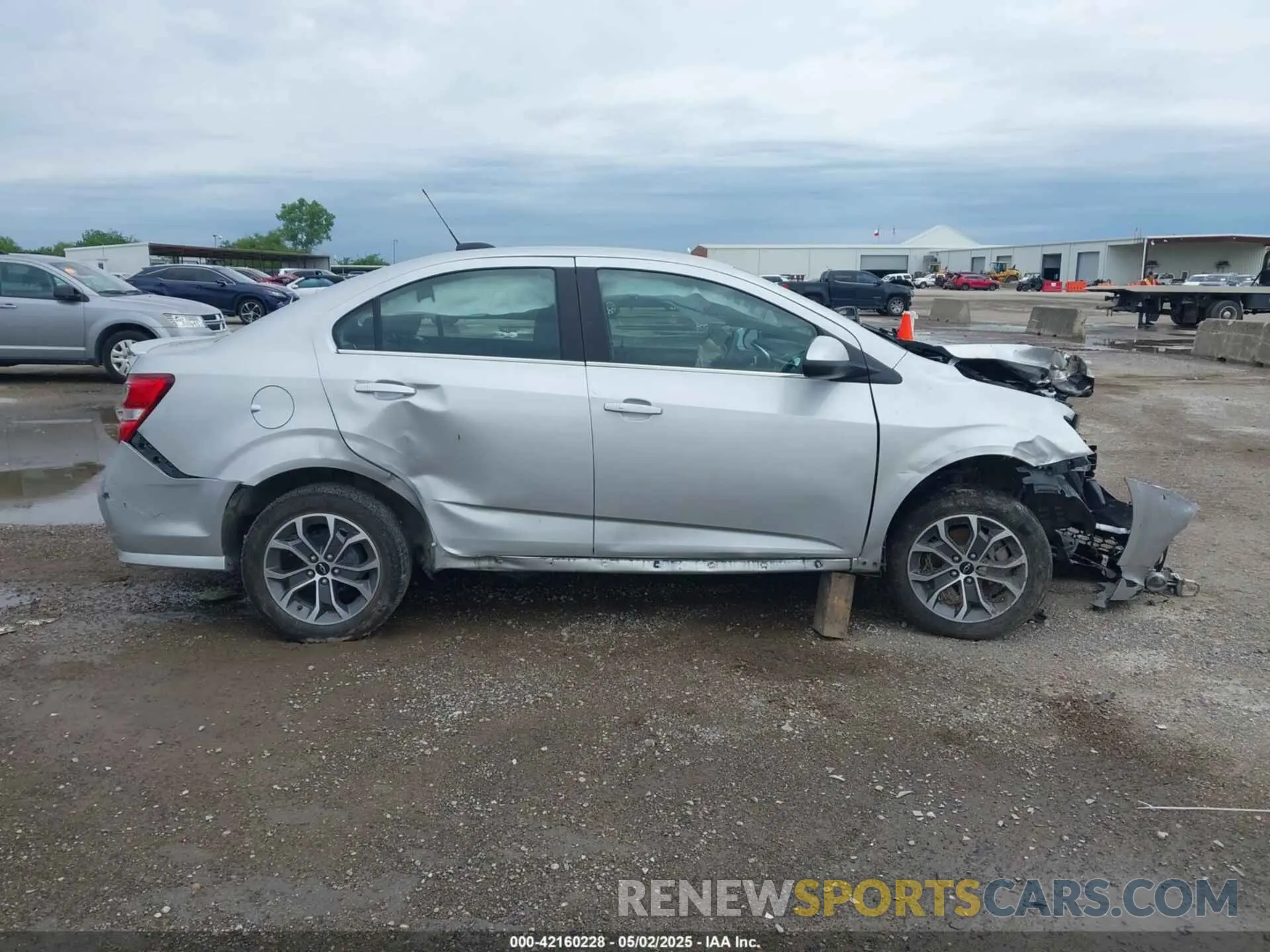 13 fotografías del automóvil dañado 1G1JD5SB6K4111161 CHEVROLET SONIC 2019