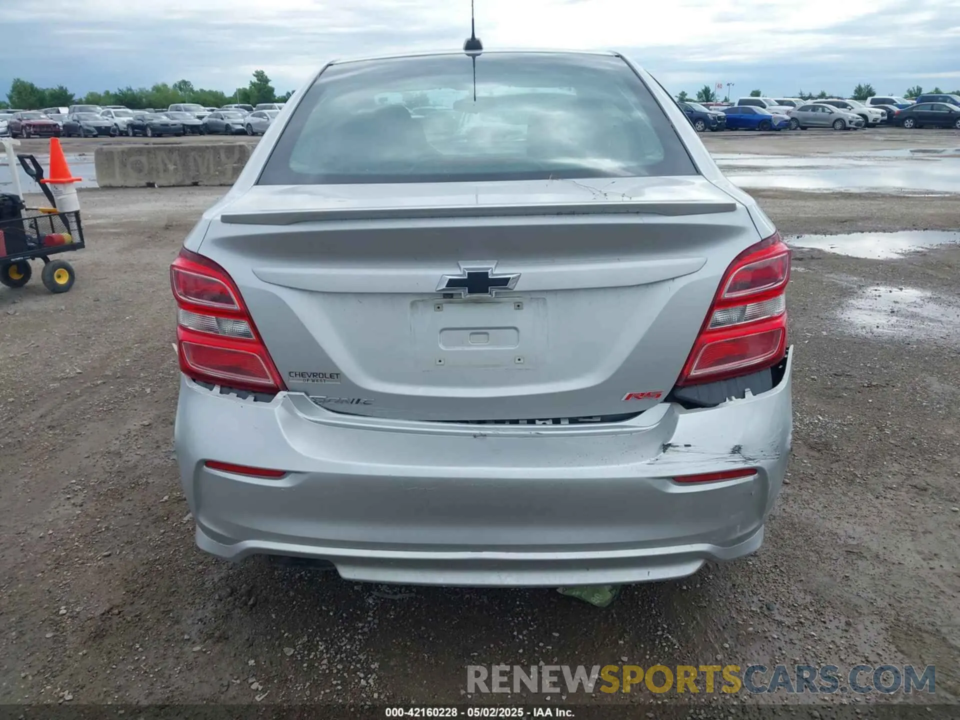 16 fotografías del automóvil dañado 1G1JD5SB6K4111161 CHEVROLET SONIC 2019