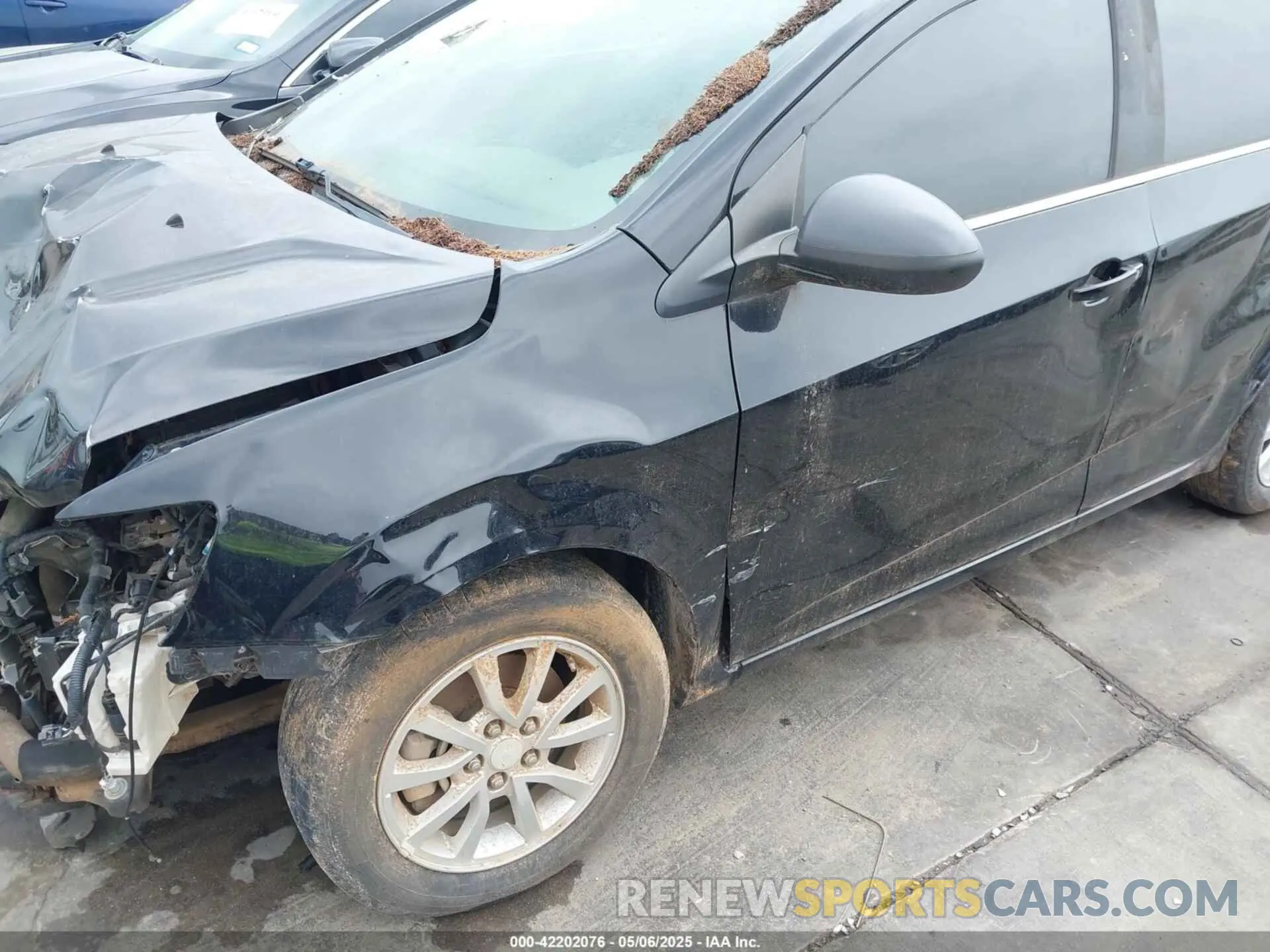 19 fotografías del automóvil dañado 1G1JD5SB7K4143486 CHEVROLET SONIC 2019