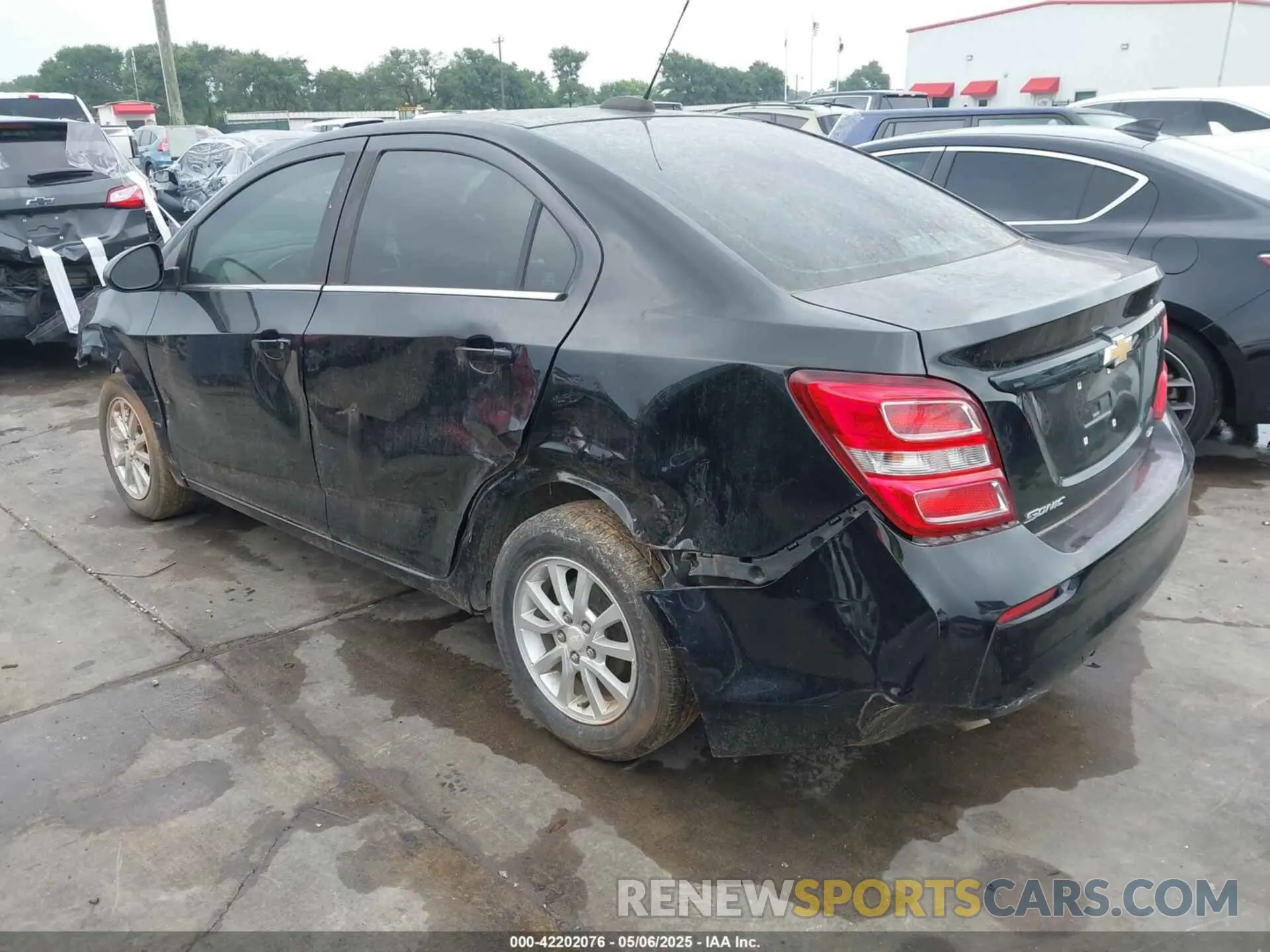 3 fotografías del automóvil dañado 1G1JD5SB7K4143486 CHEVROLET SONIC 2019
