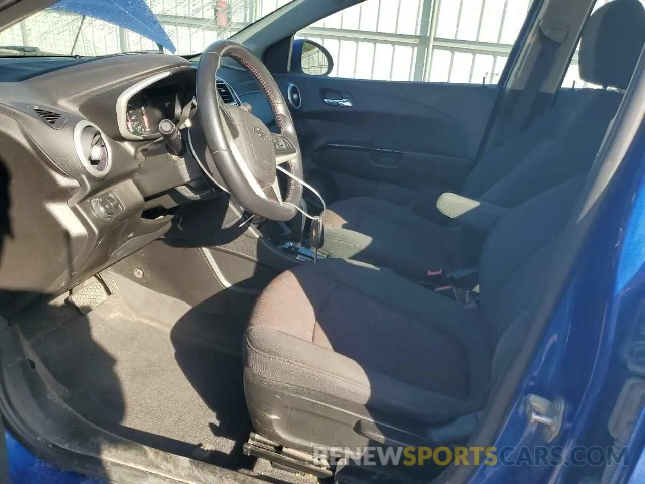 7 fotografías del automóvil dañado 1G1JD5SB8K4114692 CHEVROLET SONIC 2019
