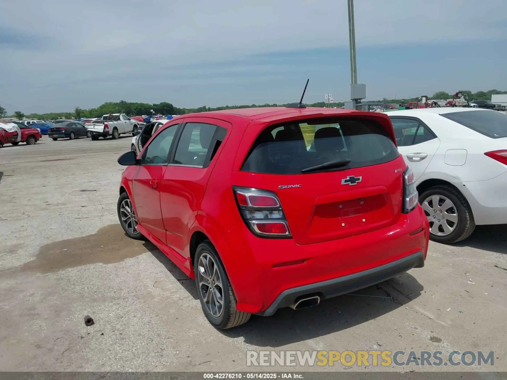 3 fotografías del automóvil dañado 1G1JD6SB4K4133956 CHEVROLET SONIC 2019