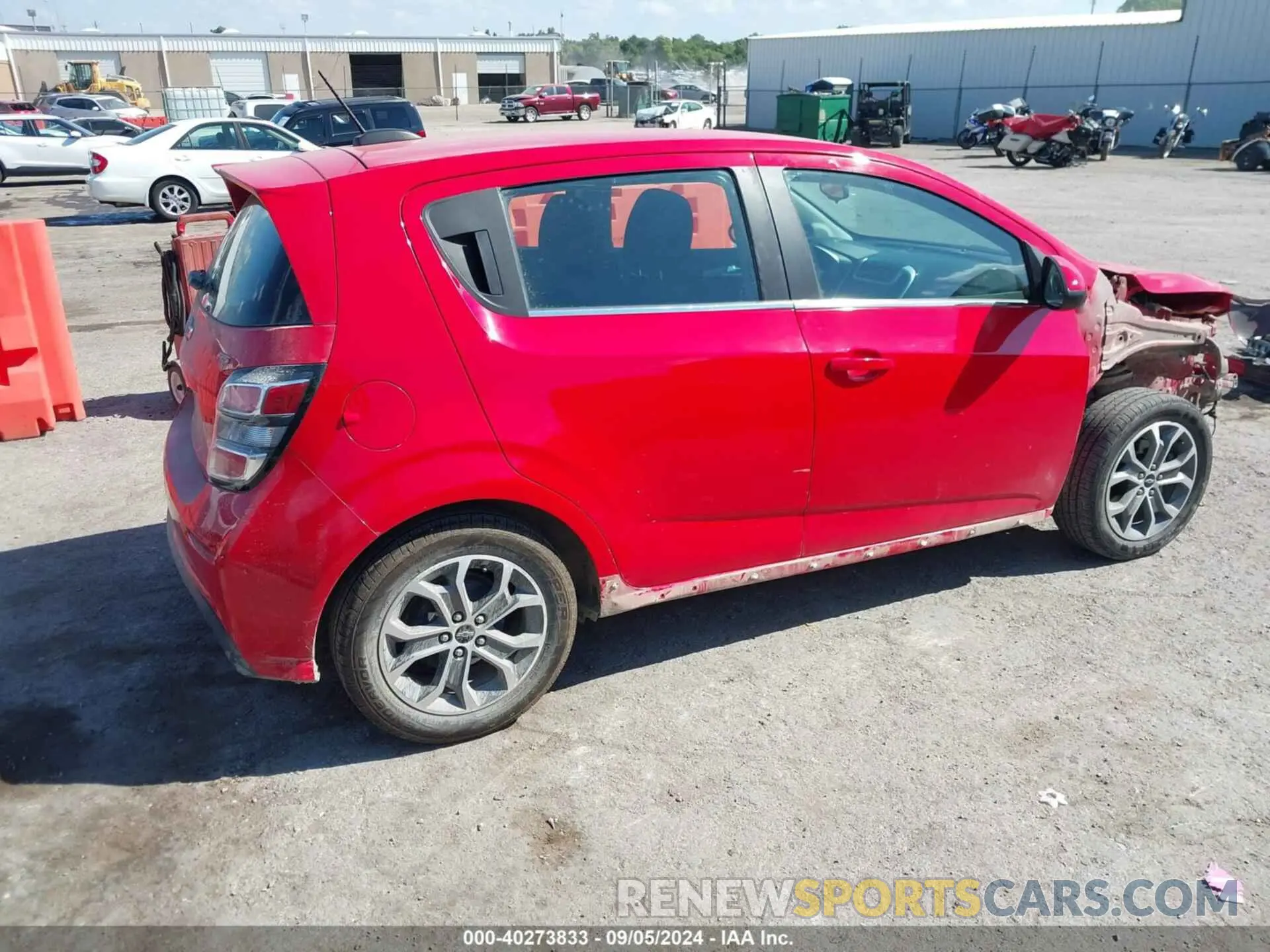 4 fotografías del automóvil dañado 1G1JD6SB5K4124909 CHEVROLET SONIC 2019