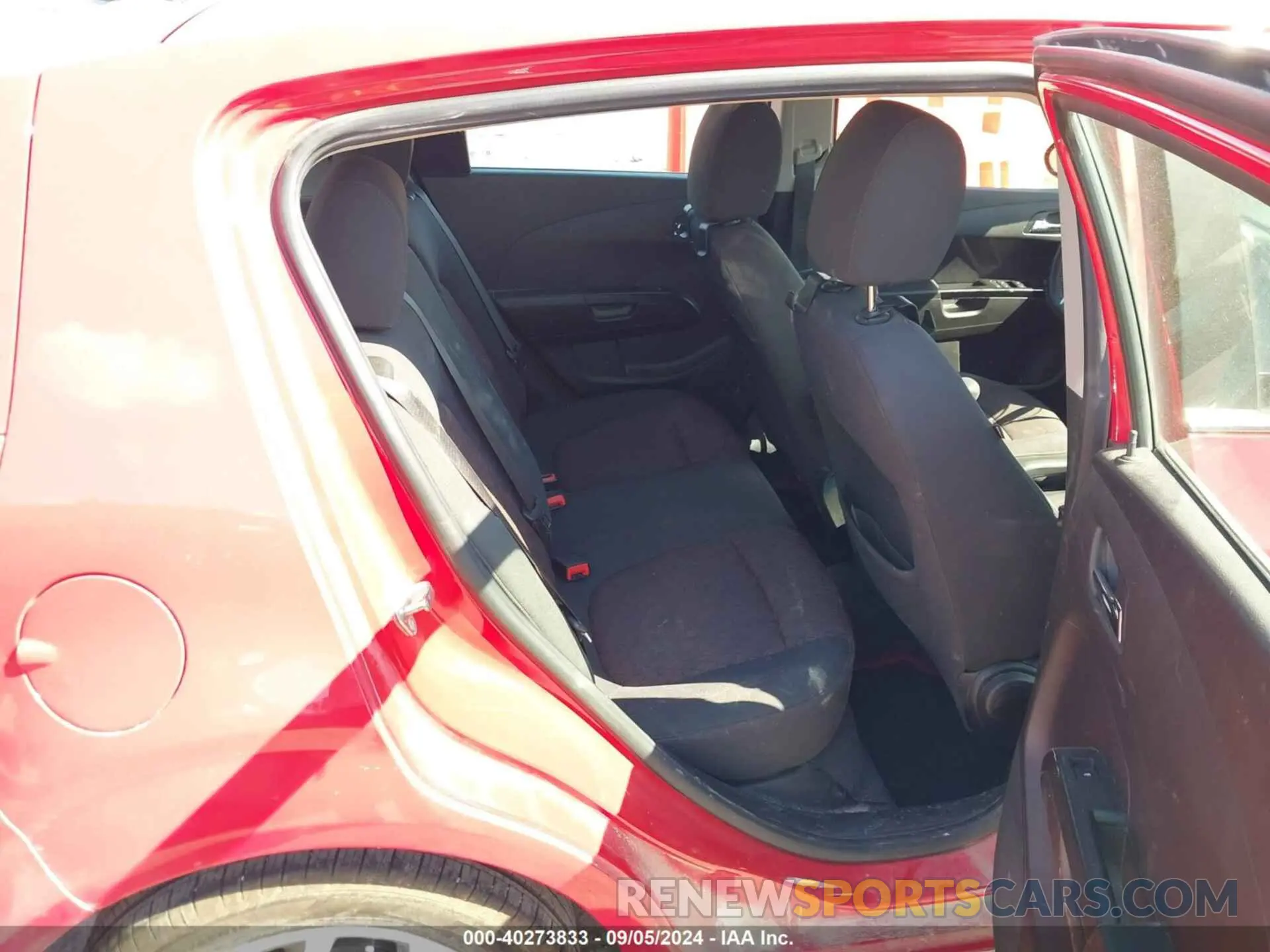 8 fotografías del automóvil dañado 1G1JD6SB5K4124909 CHEVROLET SONIC 2019