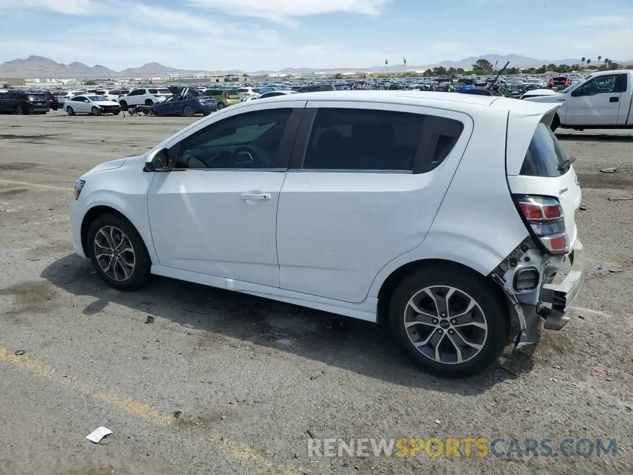 2 fotografías del automóvil dañado 1G1JD6SB5K4125008 CHEVROLET SONIC 2019