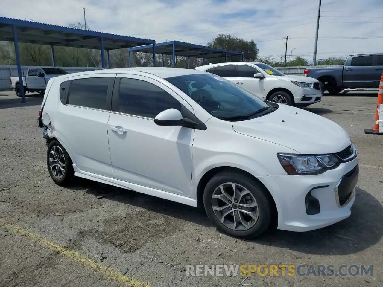 4 fotografías del automóvil dañado 1G1JD6SB5K4125008 CHEVROLET SONIC 2019