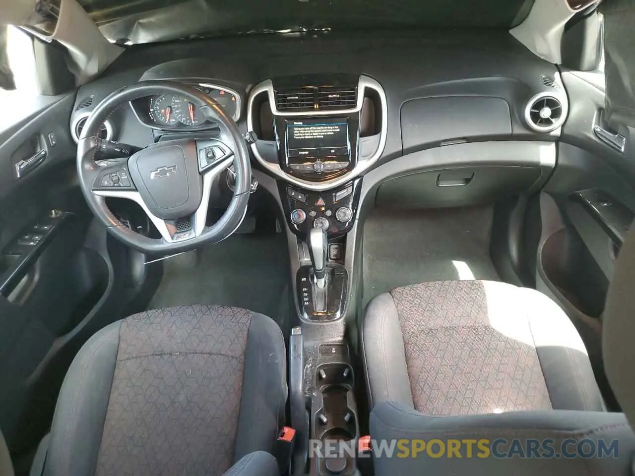 8 fotografías del automóvil dañado 1G1JD6SB5K4125008 CHEVROLET SONIC 2019