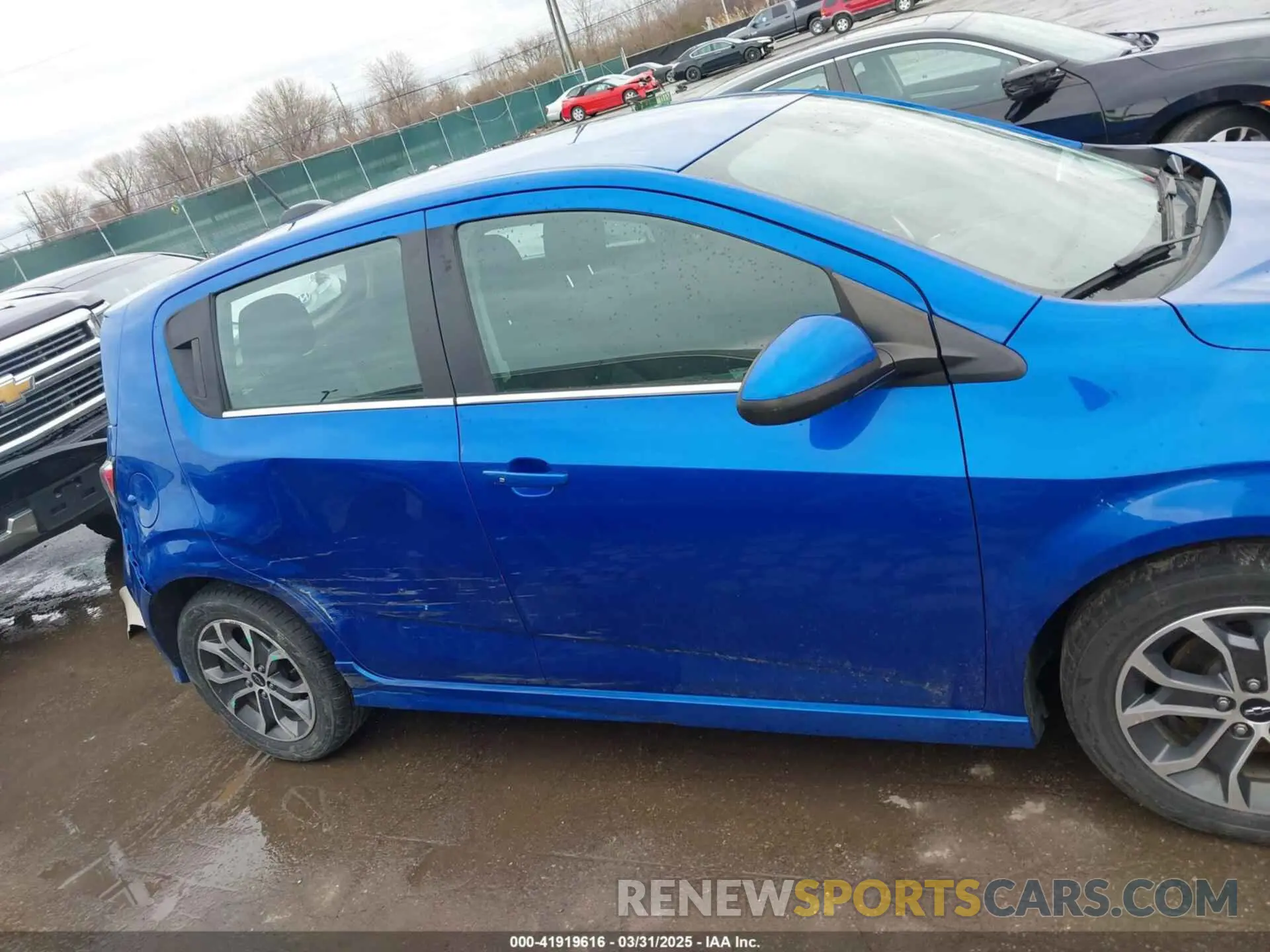 13 fotografías del automóvil dañado 1G1JD6SB7K4149147 CHEVROLET SONIC 2019