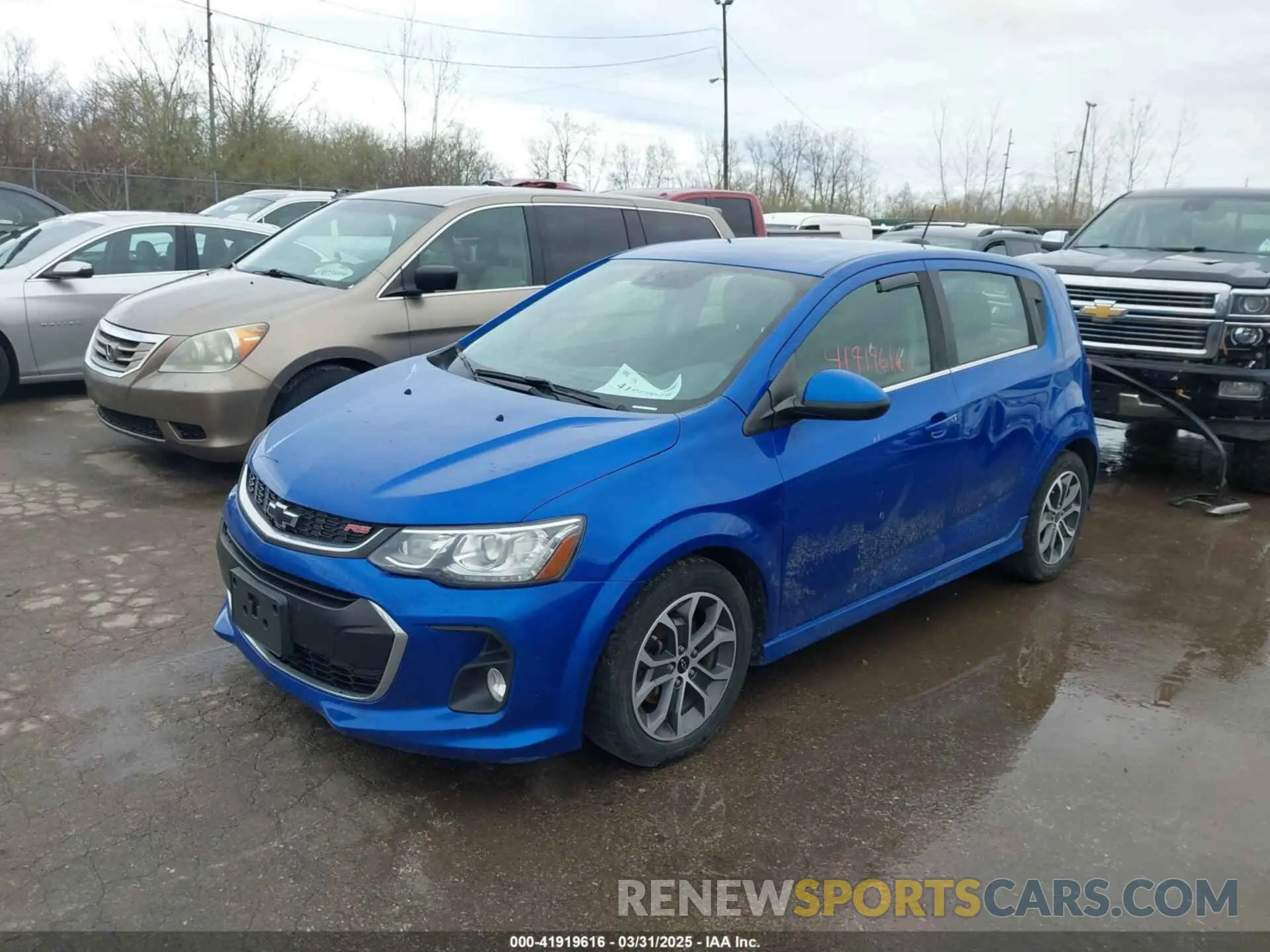 2 fotografías del automóvil dañado 1G1JD6SB7K4149147 CHEVROLET SONIC 2019