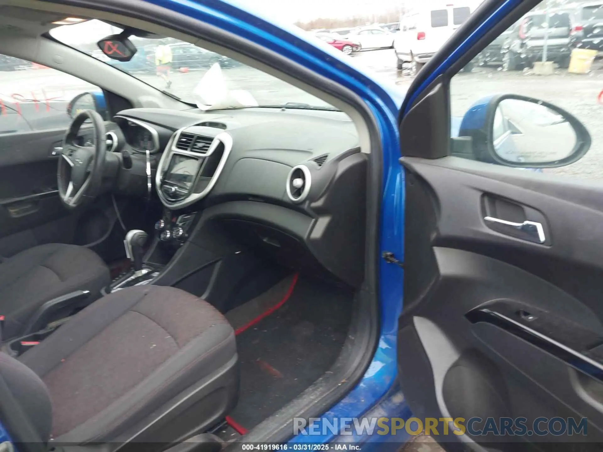 5 fotografías del automóvil dañado 1G1JD6SB7K4149147 CHEVROLET SONIC 2019