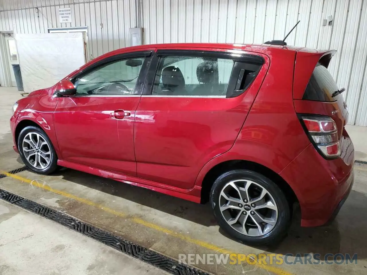 2 fotografías del automóvil dañado 1G1JD6SB8K4106291 CHEVROLET SONIC 2019