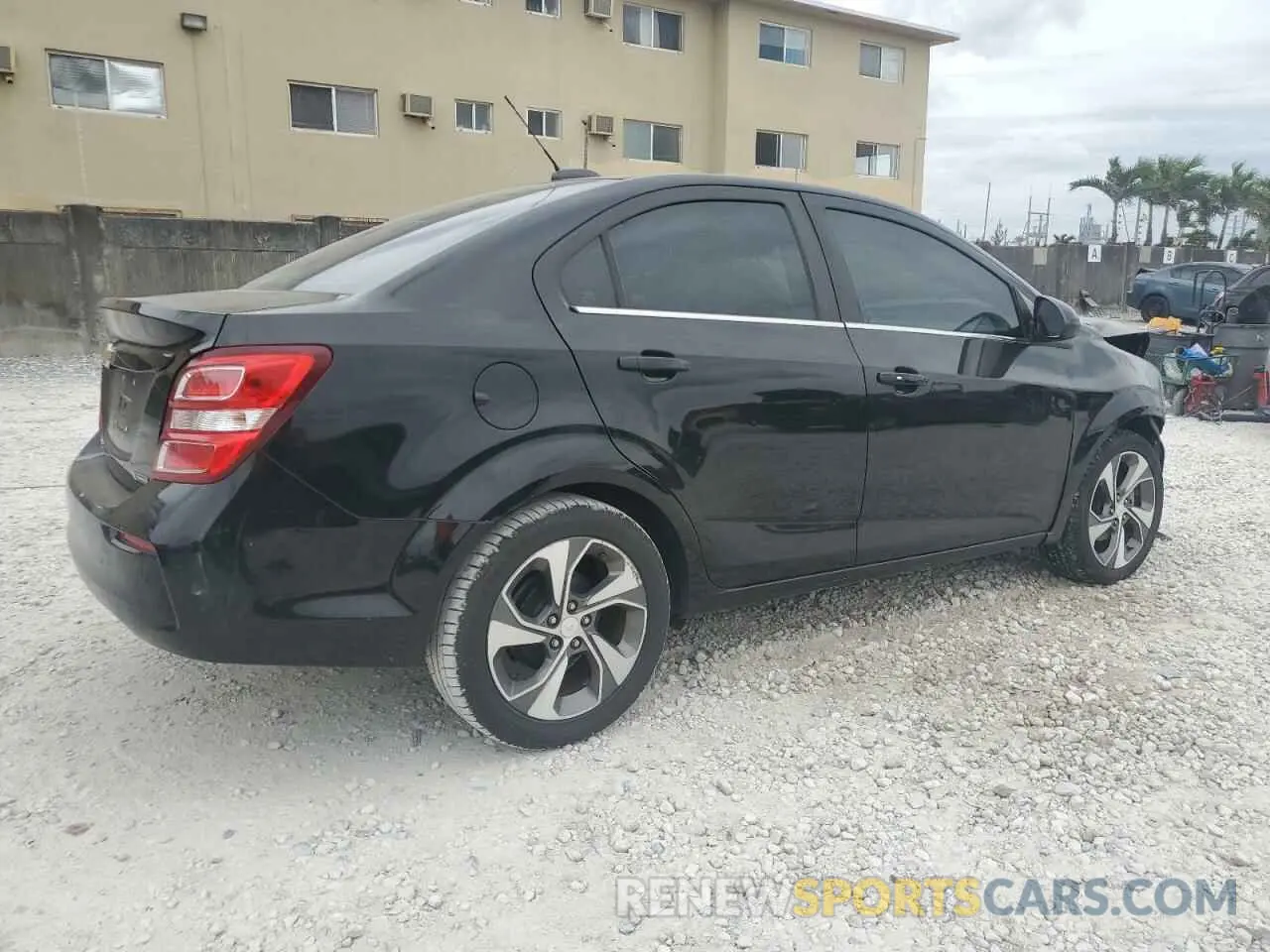 3 fotografías del automóvil dañado 1G1JF5SB1K4122885 CHEVROLET SONIC 2019