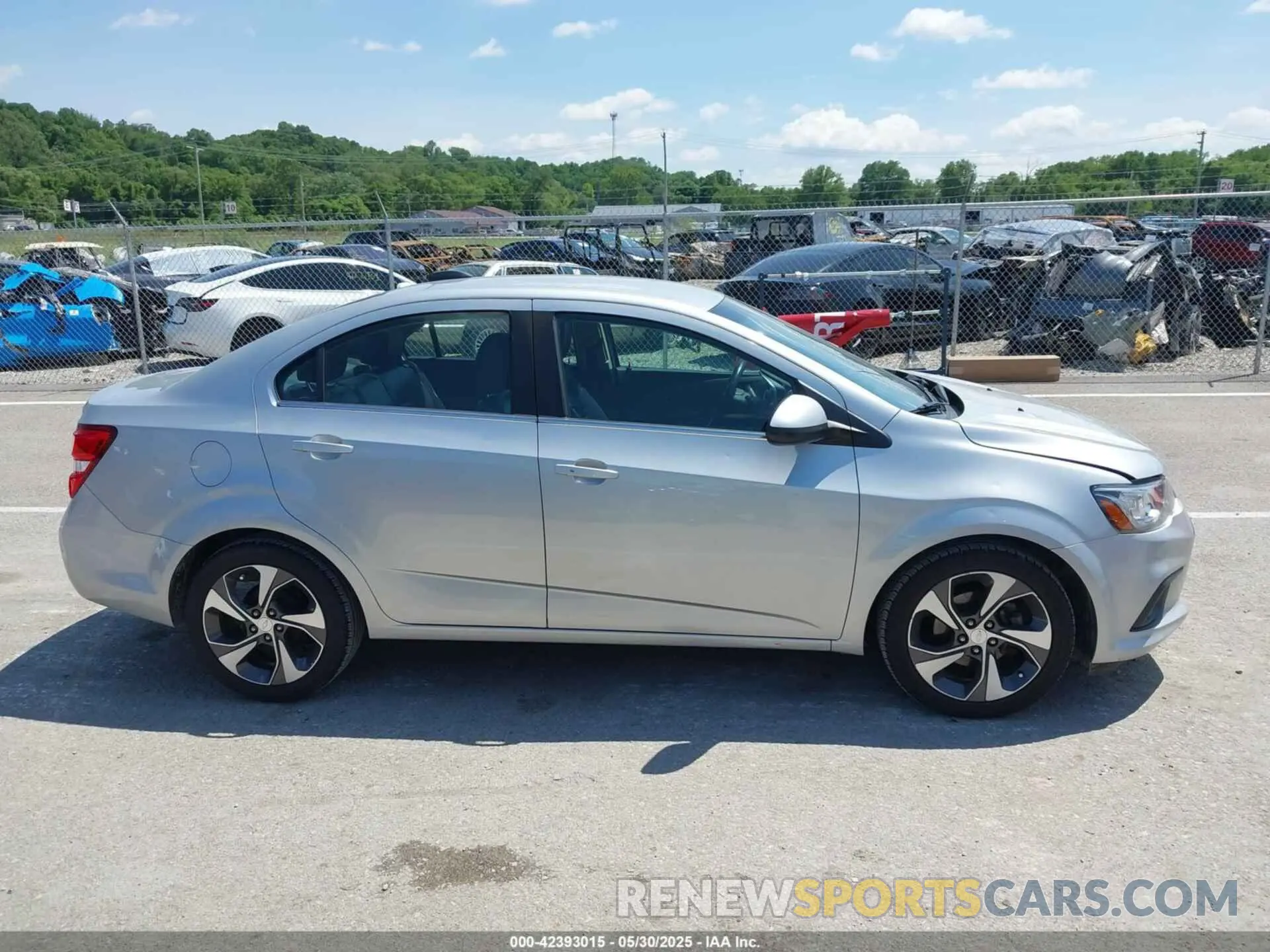13 fotografías del automóvil dañado 1G1JF5SB2K4125181 CHEVROLET SONIC 2019
