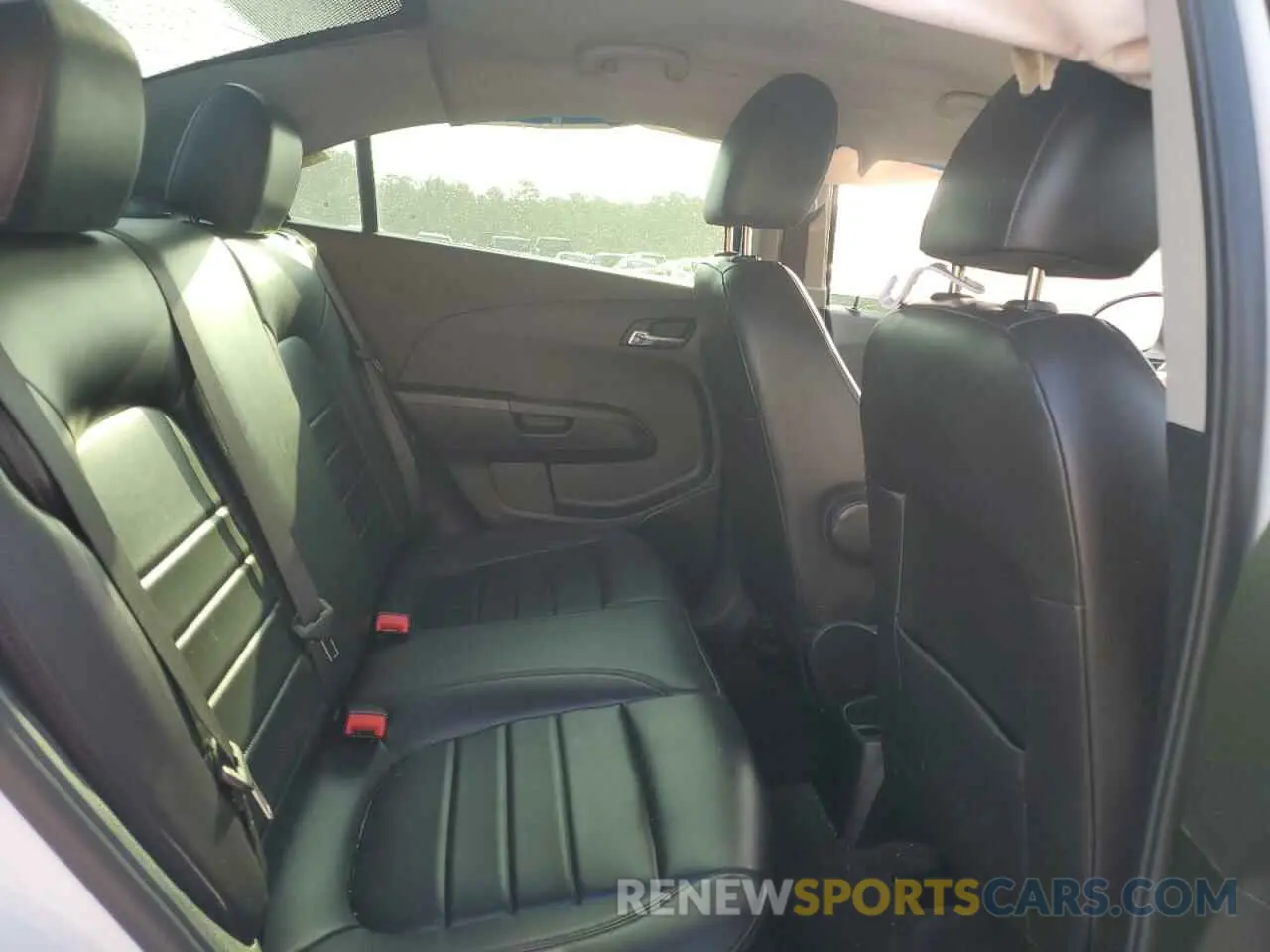 10 fotografías del automóvil dañado 1G1JF5SB5K4112652 CHEVROLET SONIC 2019