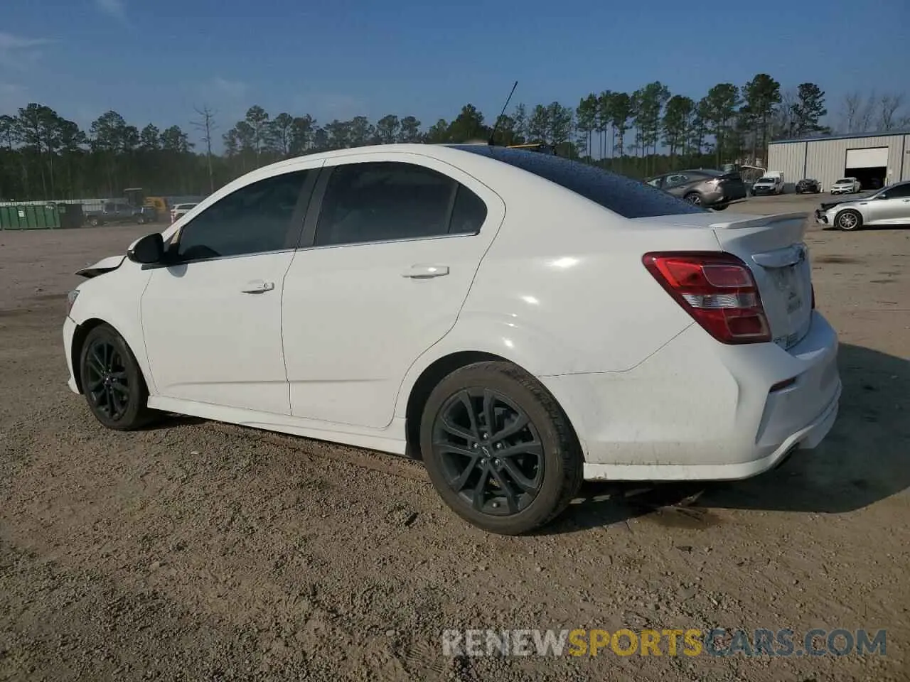 2 fotografías del automóvil dañado 1G1JF5SB5K4112652 CHEVROLET SONIC 2019