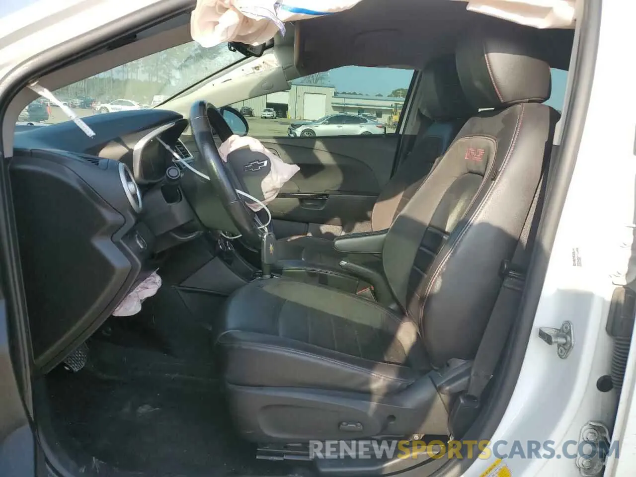 7 fotografías del automóvil dañado 1G1JF5SB5K4112652 CHEVROLET SONIC 2019