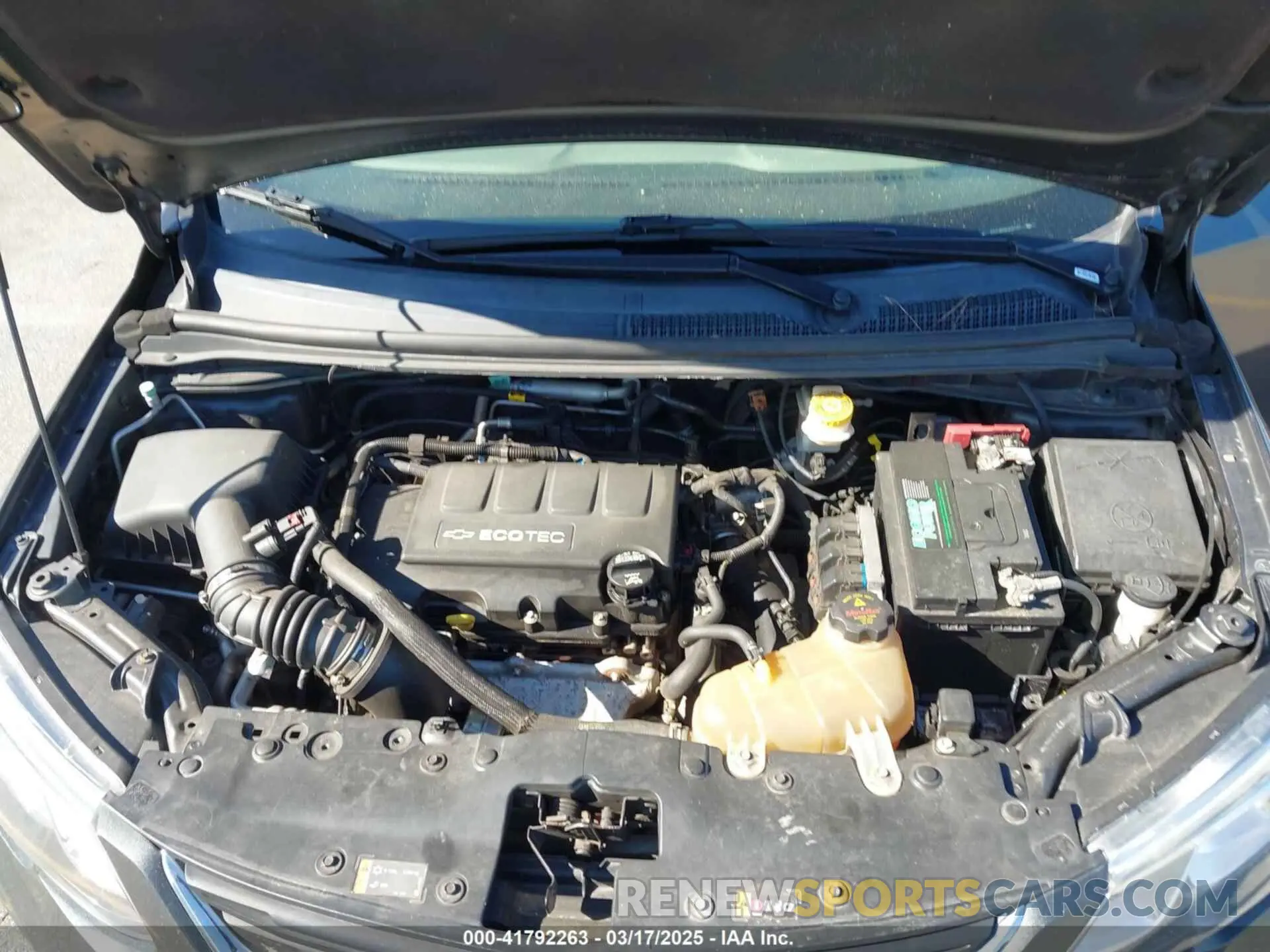 10 fotografías del automóvil dañado 1G1JF5SB5K4127944 CHEVROLET SONIC 2019