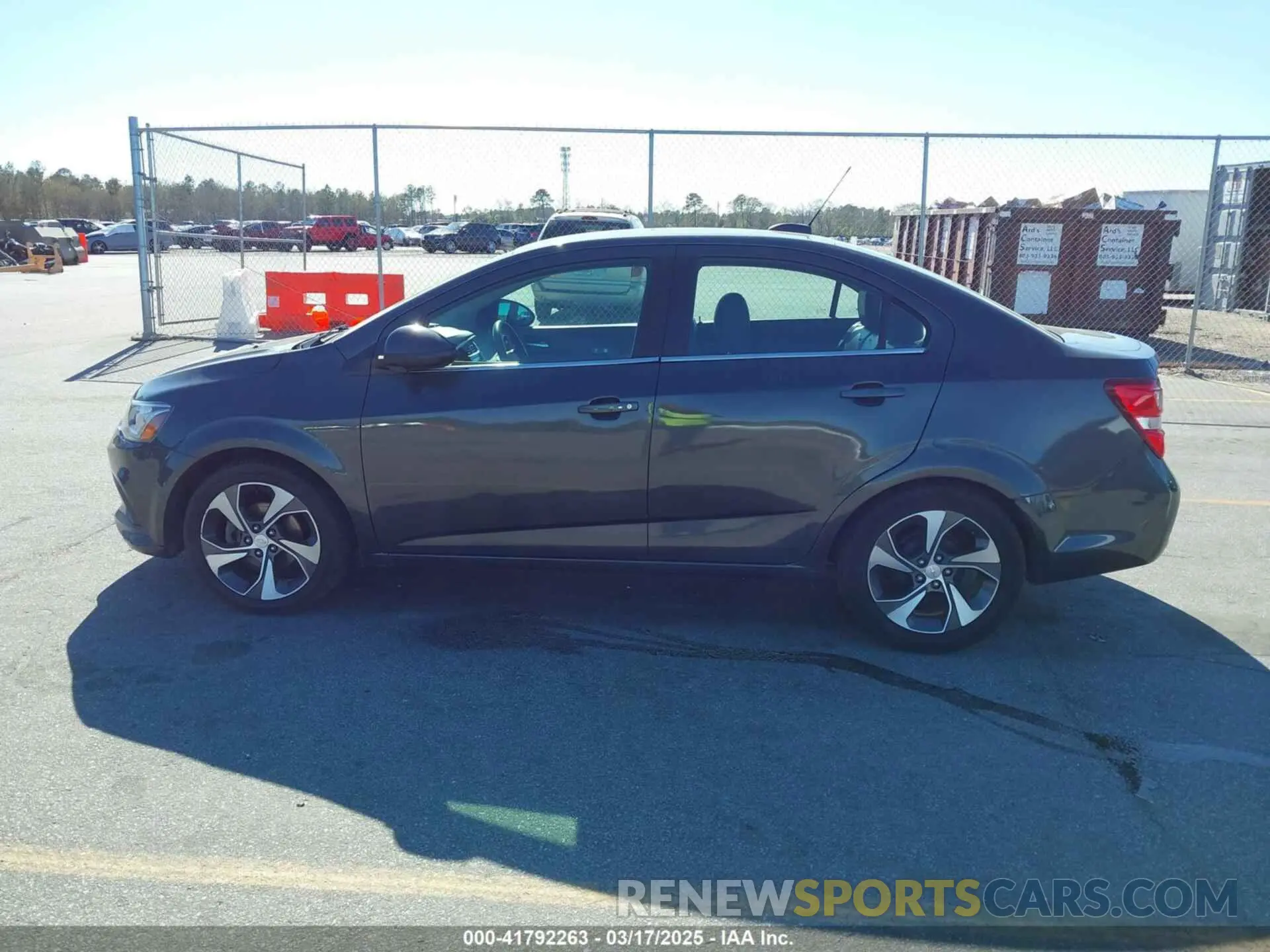 14 fotografías del automóvil dañado 1G1JF5SB5K4127944 CHEVROLET SONIC 2019