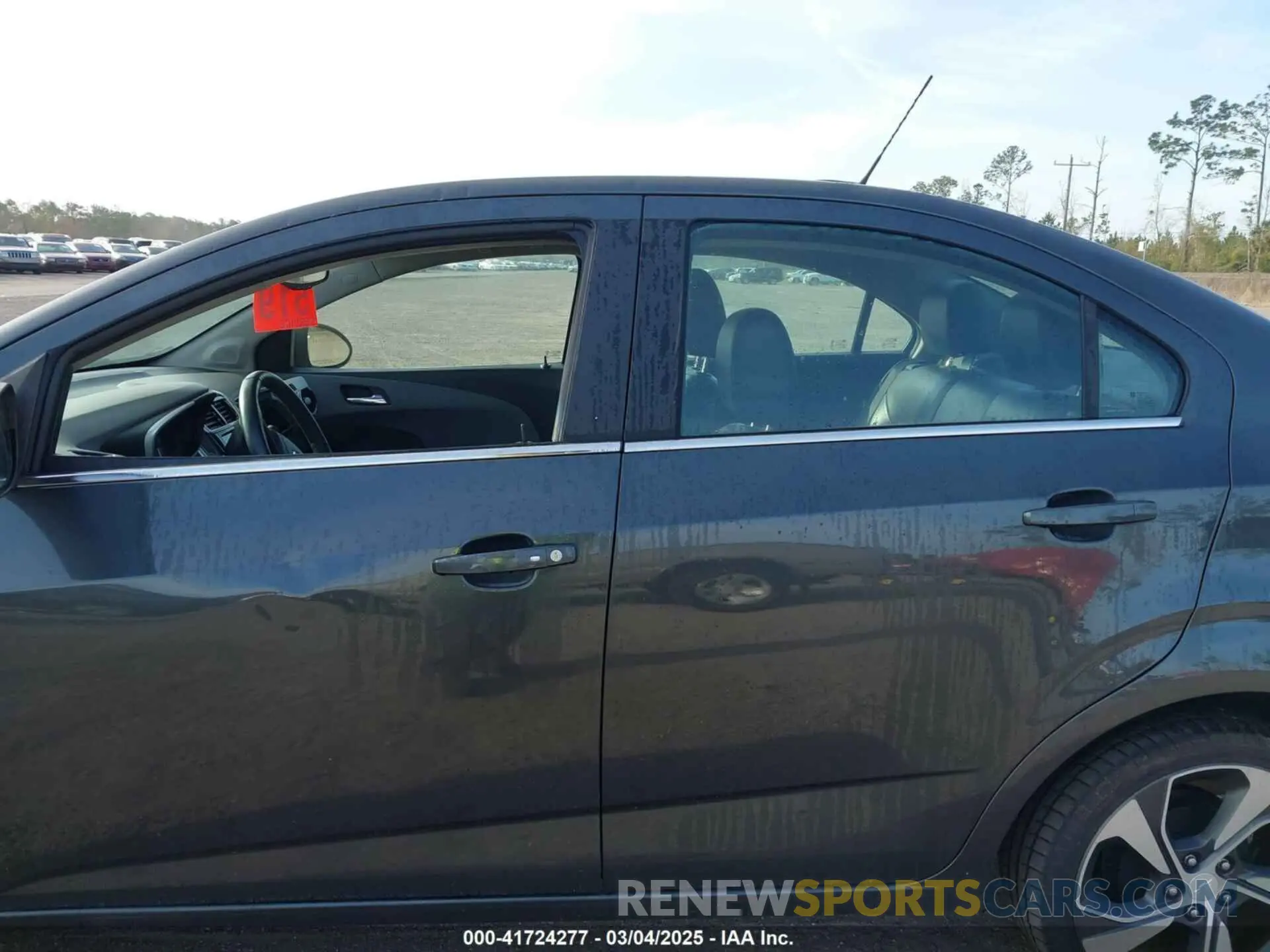 14 fotografías del automóvil dañado 1G1JF5SBXK4124358 CHEVROLET SONIC 2019