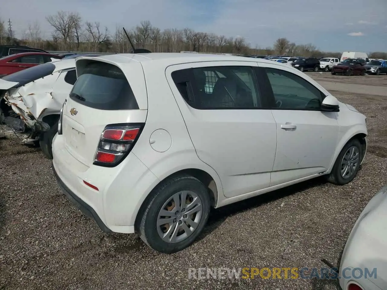 3 fotografías del automóvil dañado 1G1JG6SB2K4143635 CHEVROLET SONIC 2019