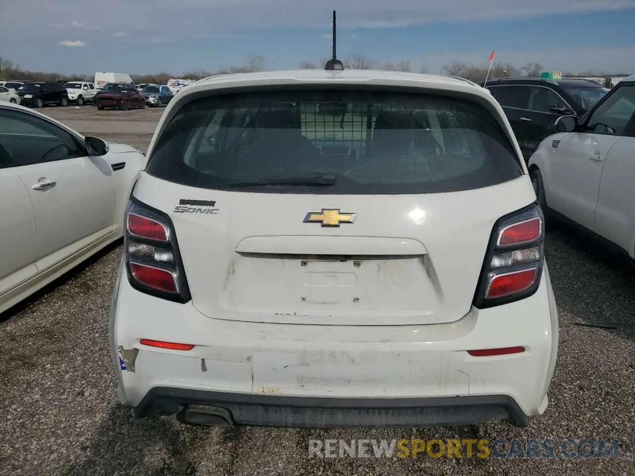 6 fotografías del automóvil dañado 1G1JG6SB2K4143635 CHEVROLET SONIC 2019