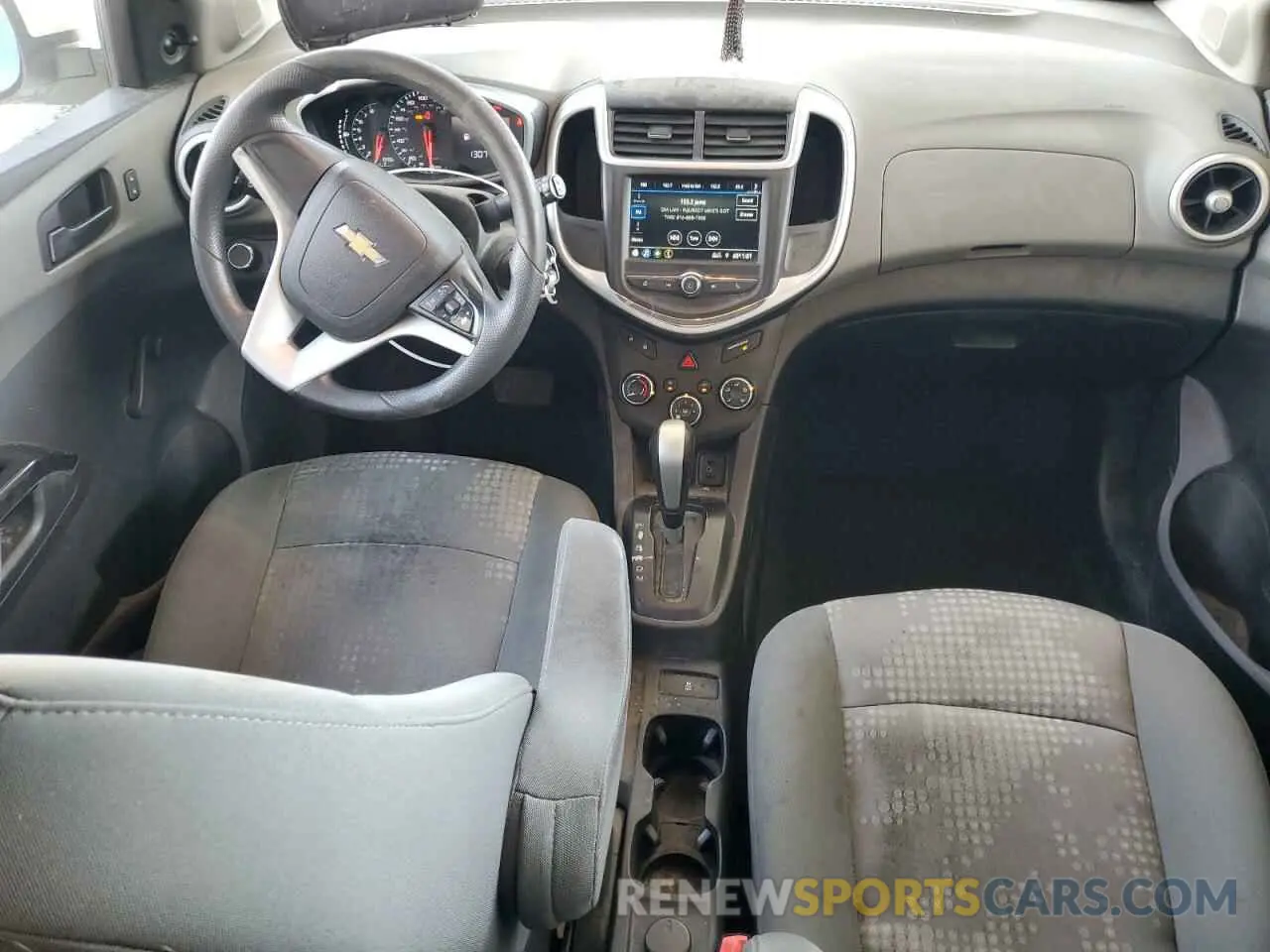 8 fotografías del automóvil dañado 1G1JG6SB2K4143635 CHEVROLET SONIC 2019