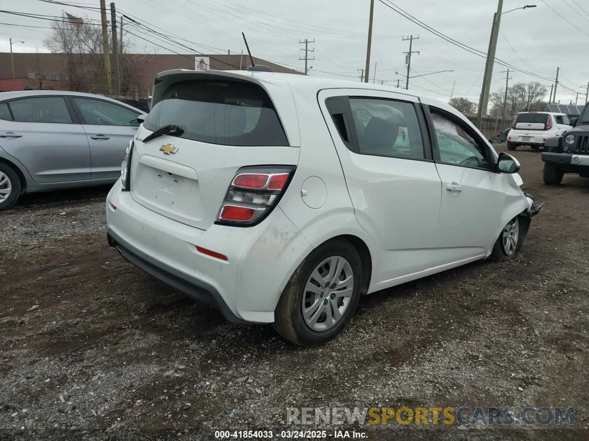 4 fotografías del automóvil dañado 1G1JG6SB9K4122121 CHEVROLET SONIC 2019
